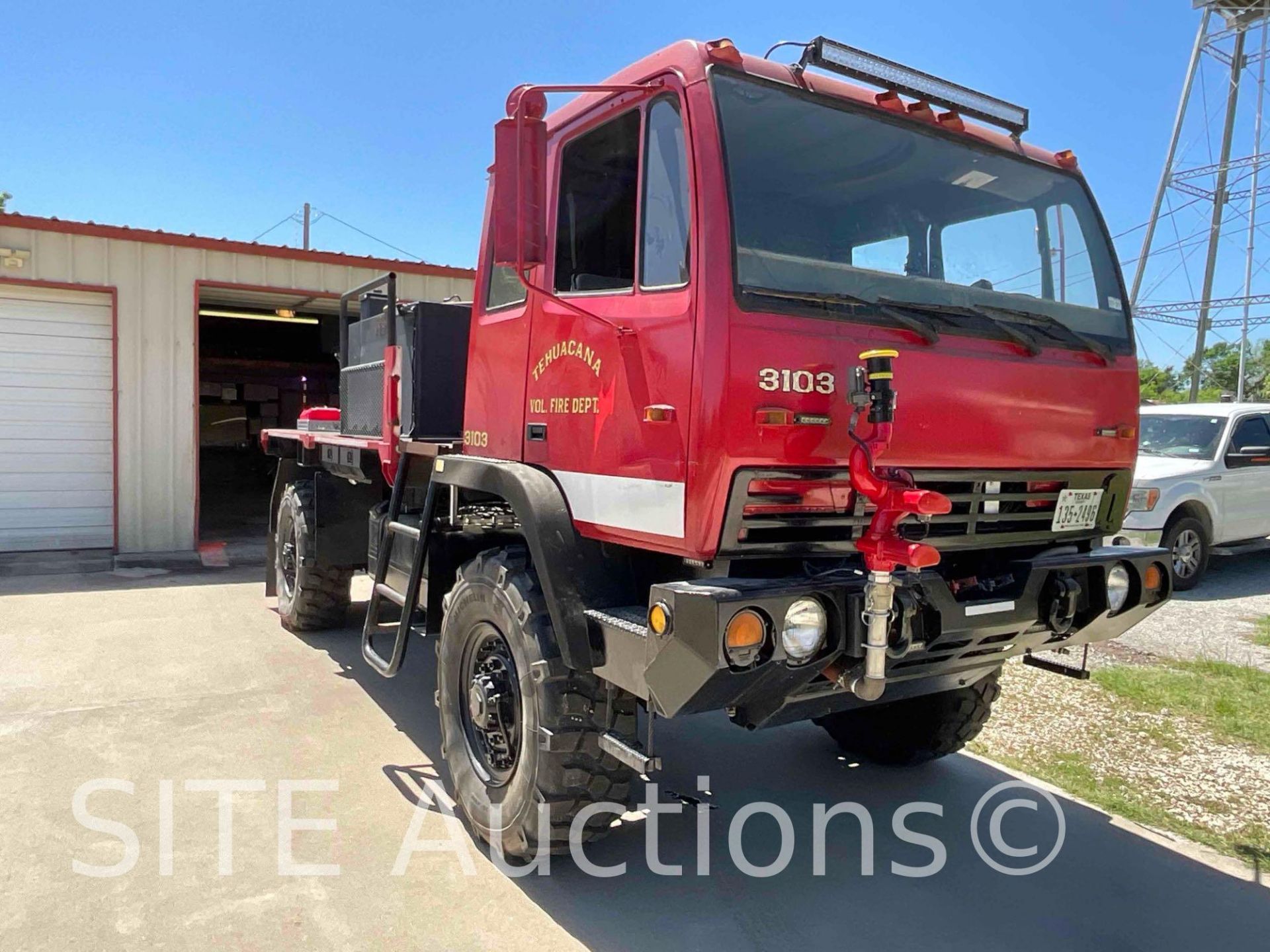 2001 Stewart & Stevenson Firefighter Truck - Image 3 of 40