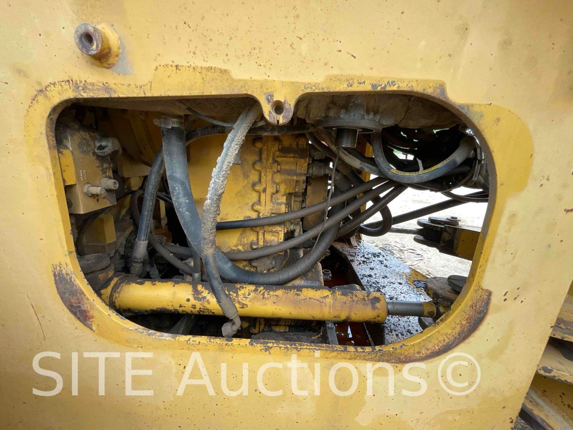 John Deere 444H Wheel Loader - Image 11 of 17