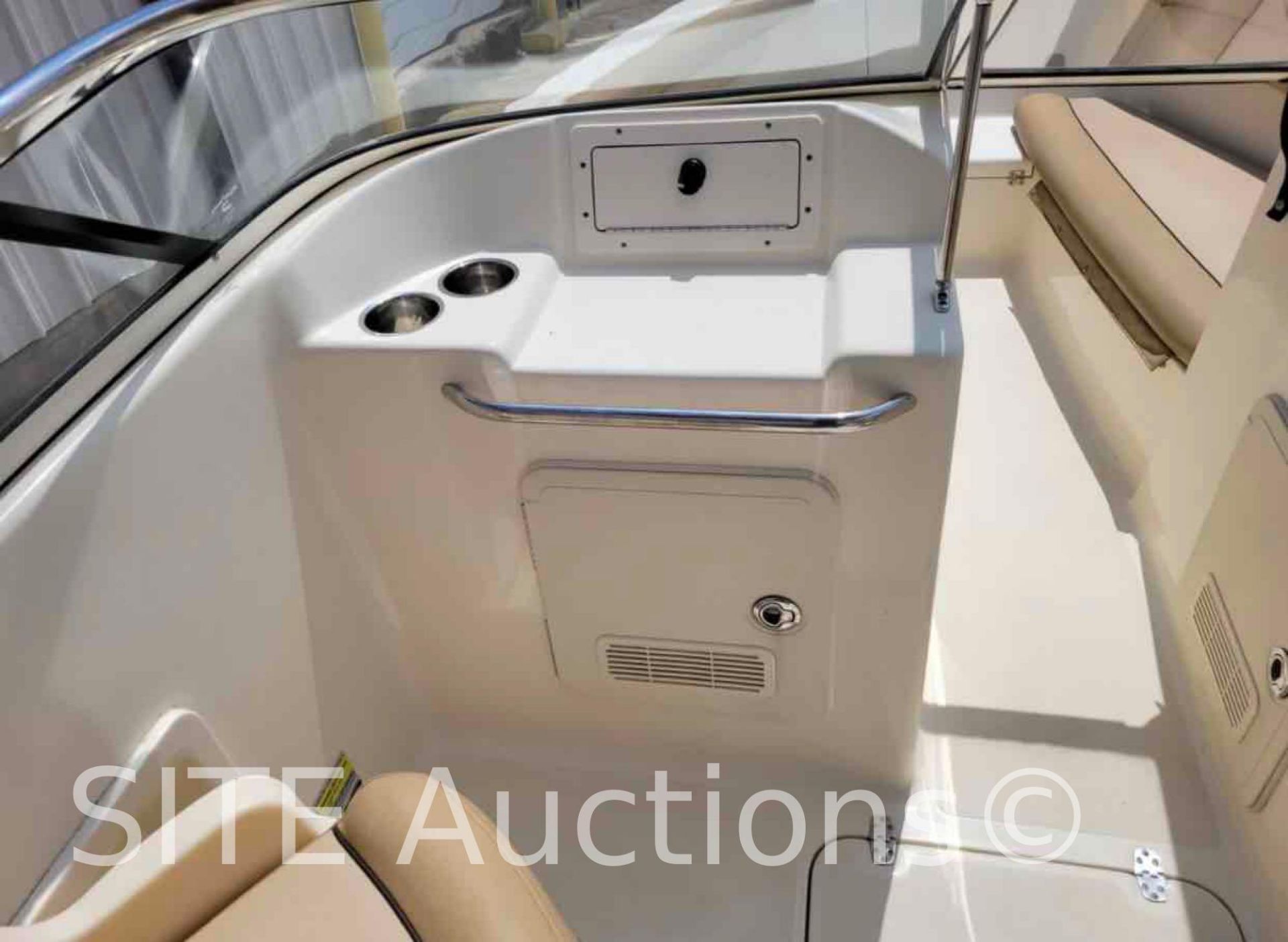 2020 Scout Dorado 20ft. Boat with Trailer - Image 9 of 21