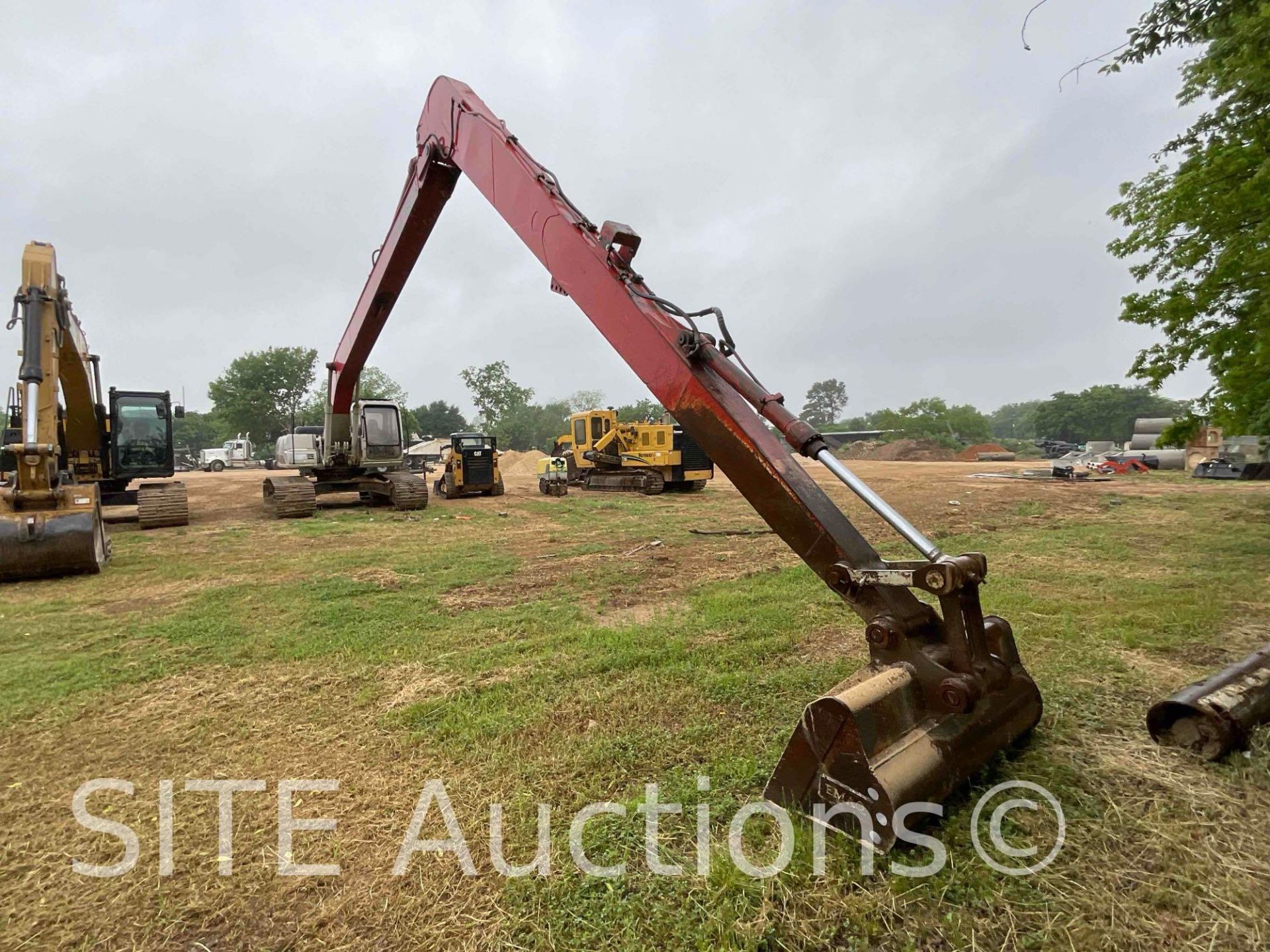 2014 Link-Belt 240LX Hydraulic Excavator - Image 3 of 34