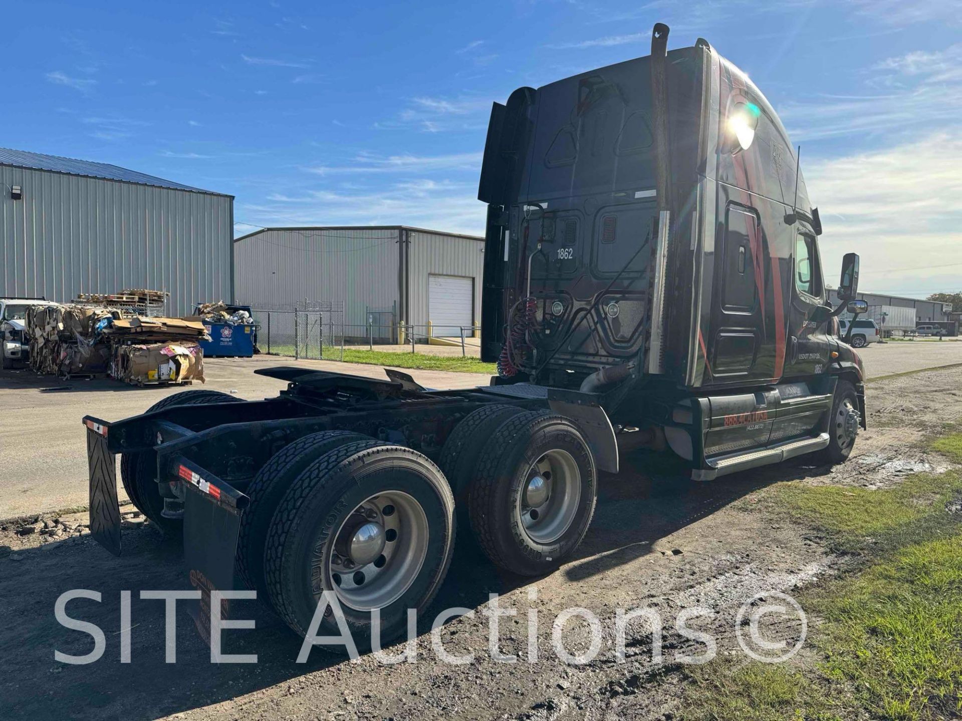 2010 Freightliner Cascadia T/A Sleeper Truck Tractor - Image 6 of 39