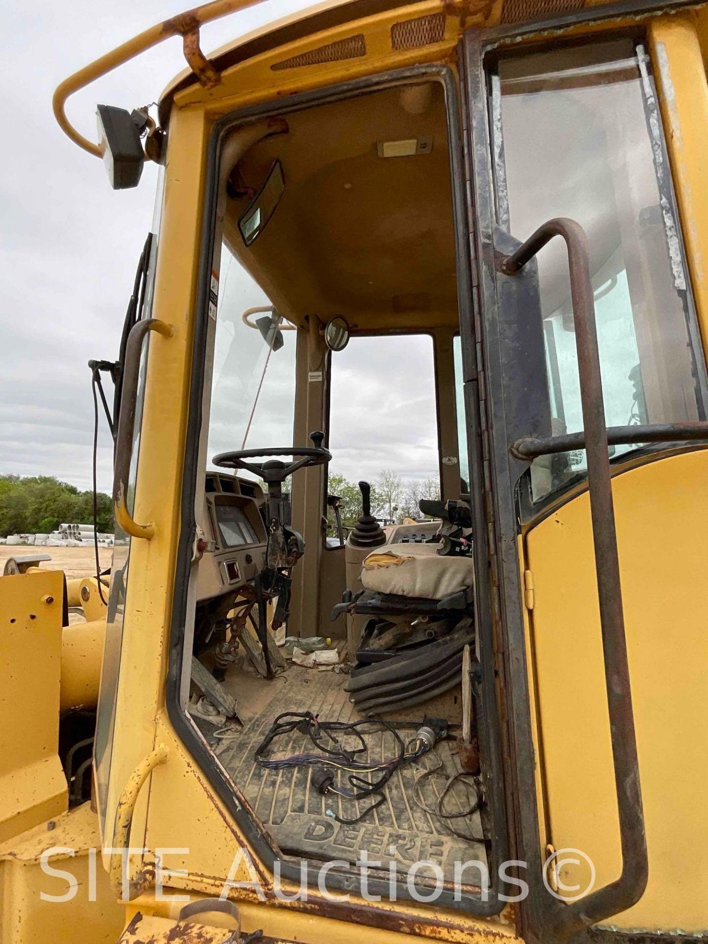 John Deere 444H Wheel Loader - Image 15 of 17