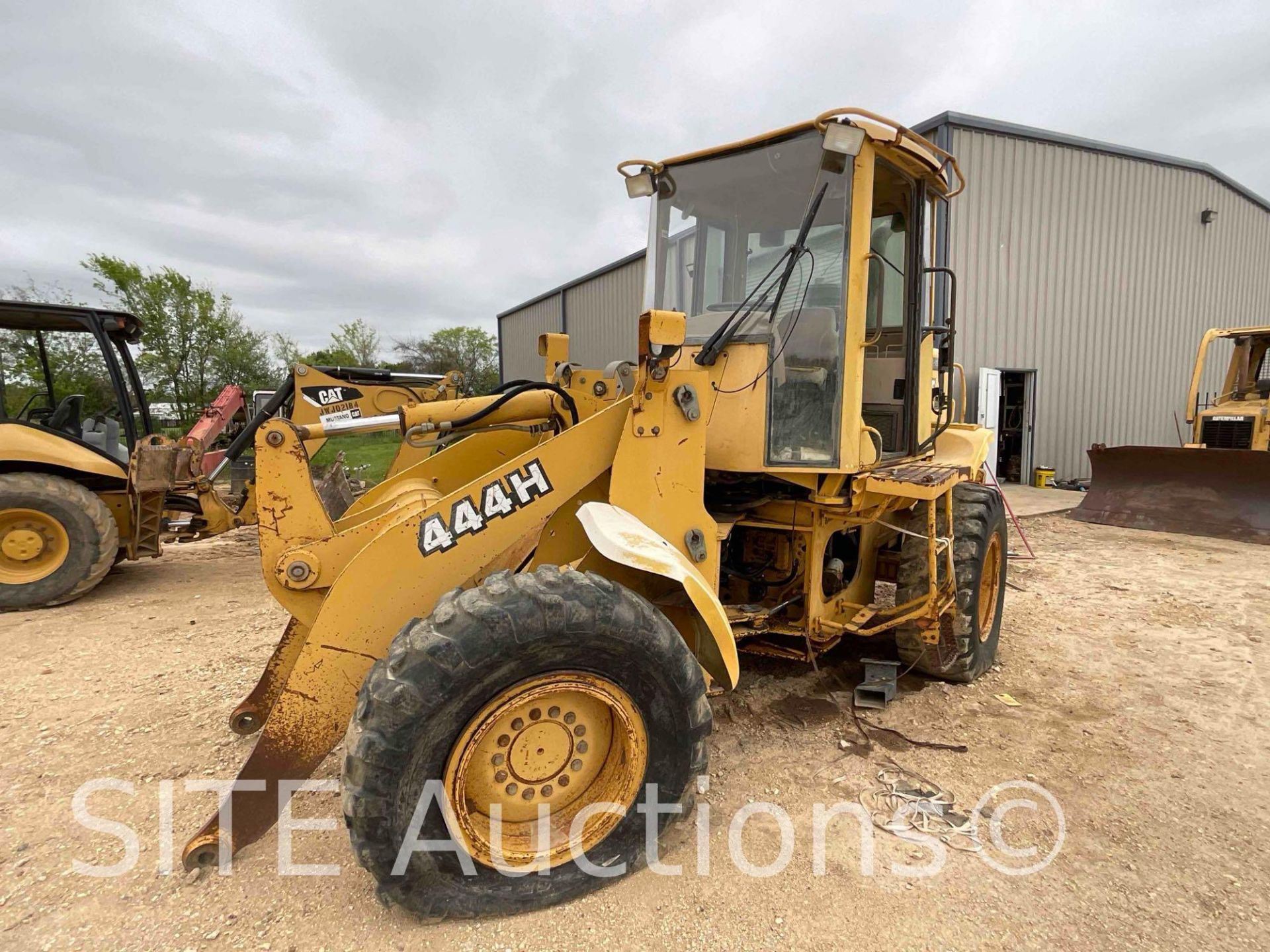 John Deere 444H Wheel Loader - Image 8 of 25