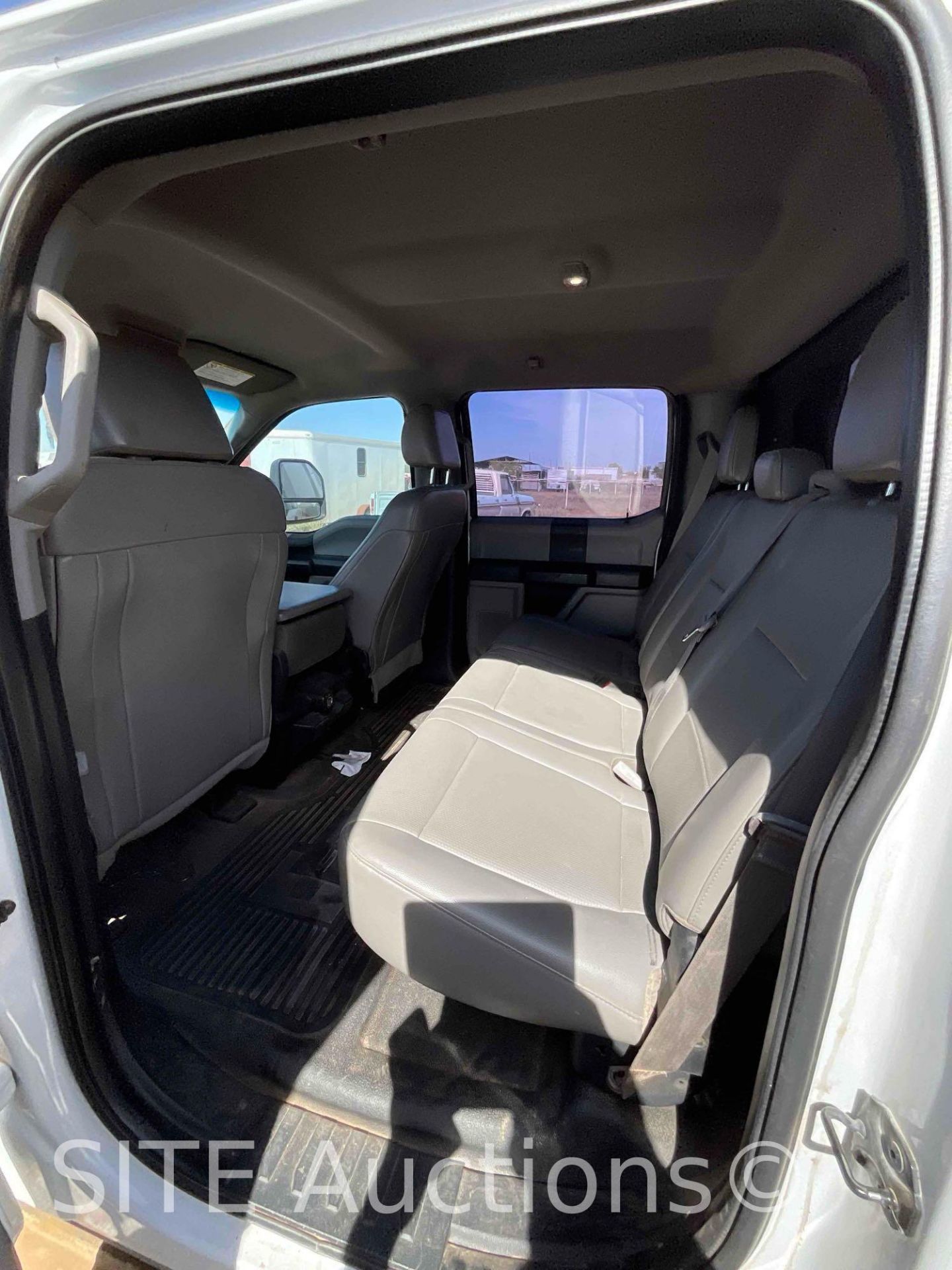 2018 Ford F250 SD Crew Cab Pickup Truck - Image 19 of 20