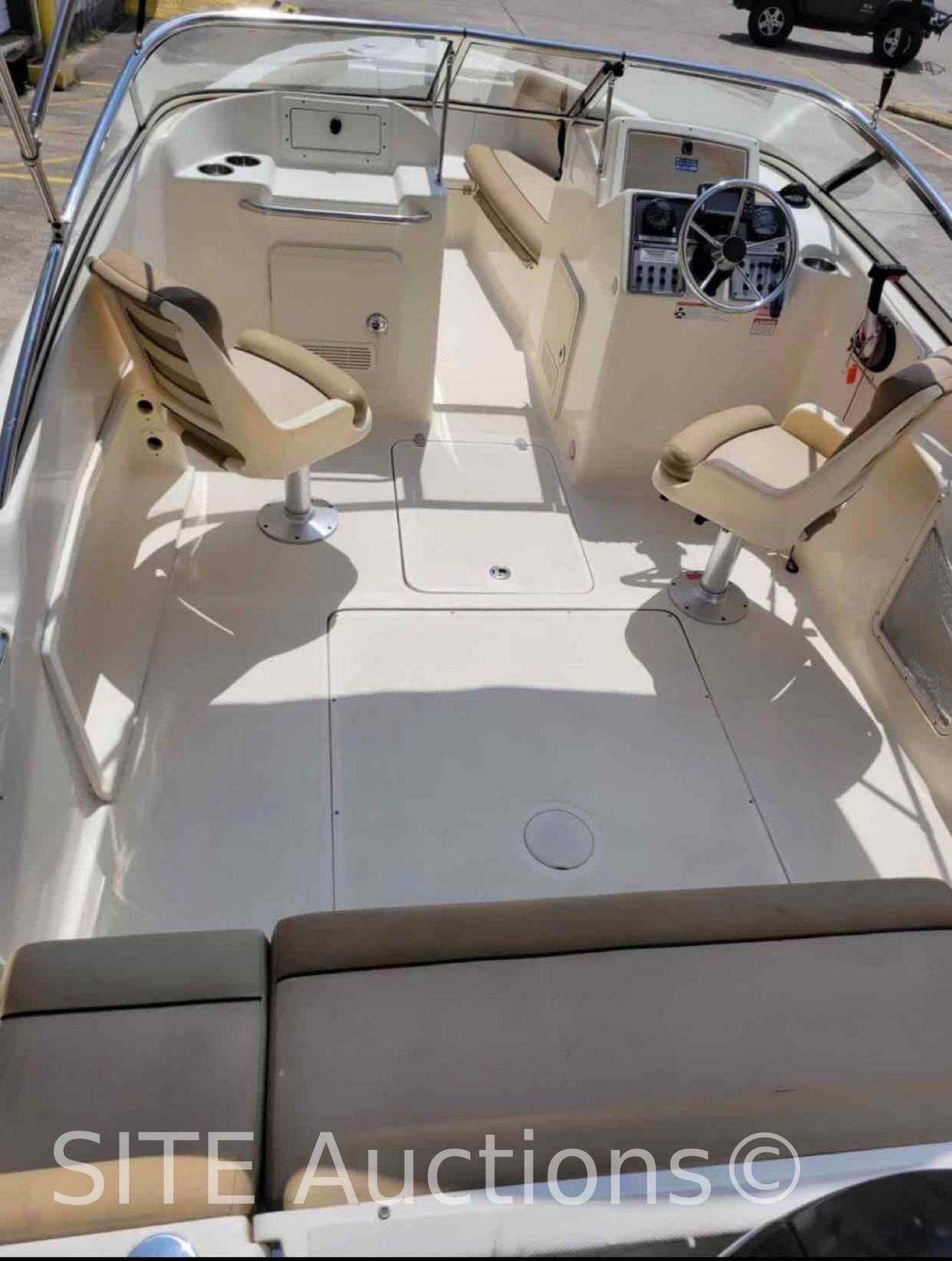 2020 Scout Dorado 20ft. Boat with Trailer - Image 5 of 21