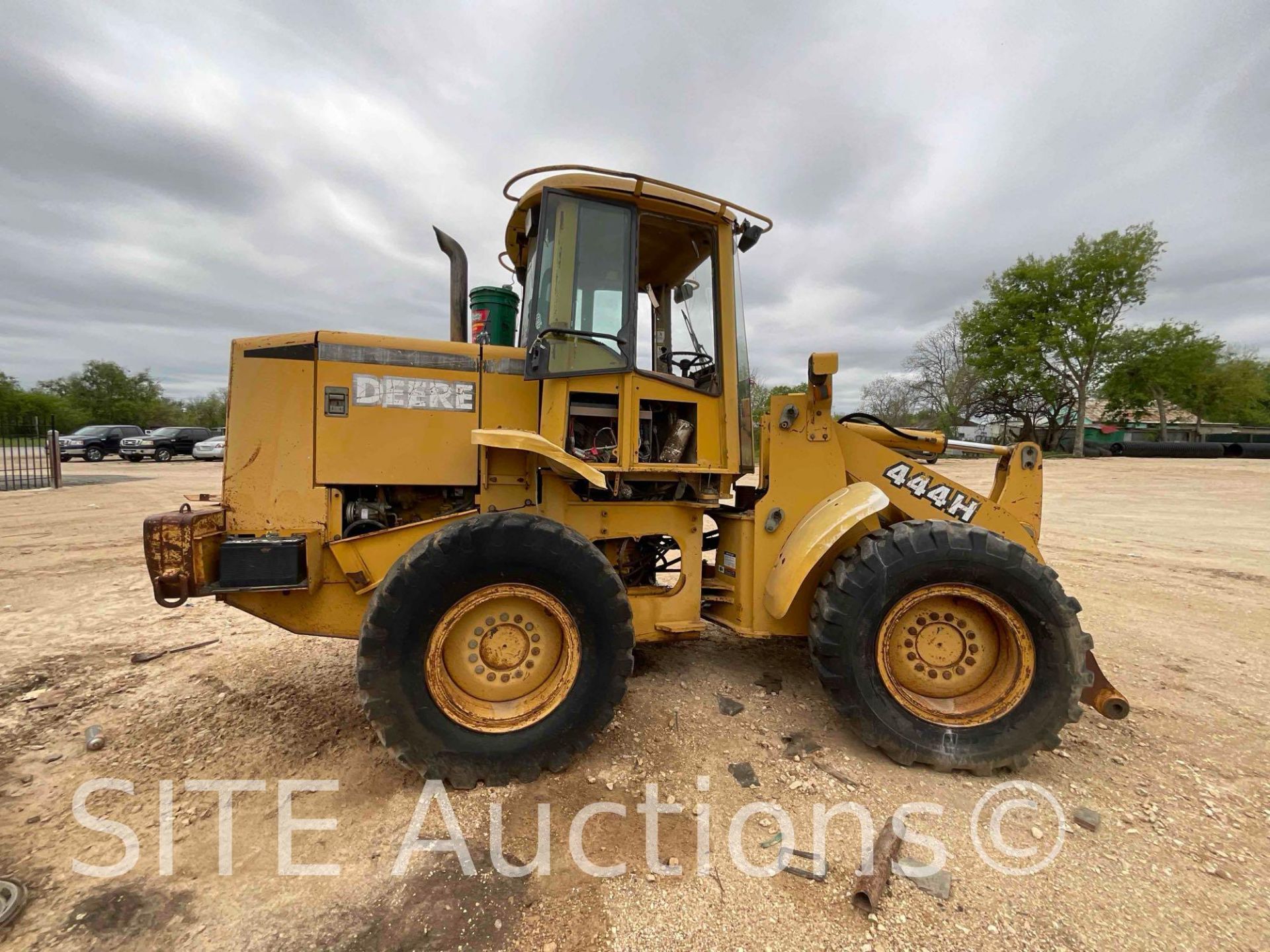 John Deere 444H Wheel Loader - Image 3 of 25