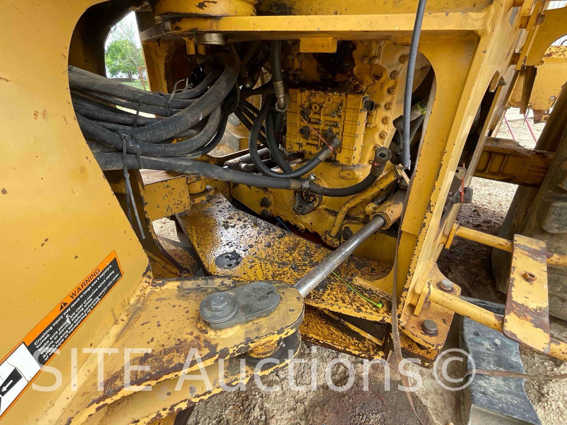 John Deere 444H Wheel Loader - Image 19 of 25