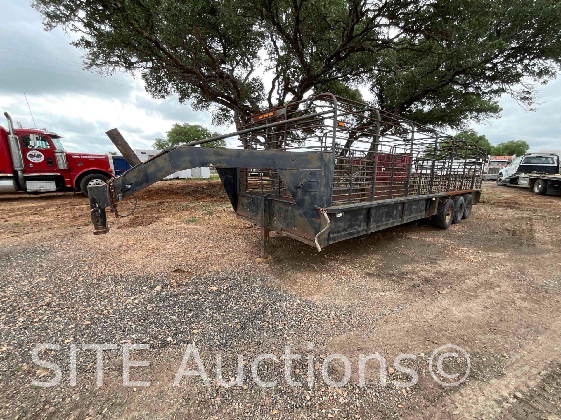 Gooseneck Tri/A Livestock Trailer