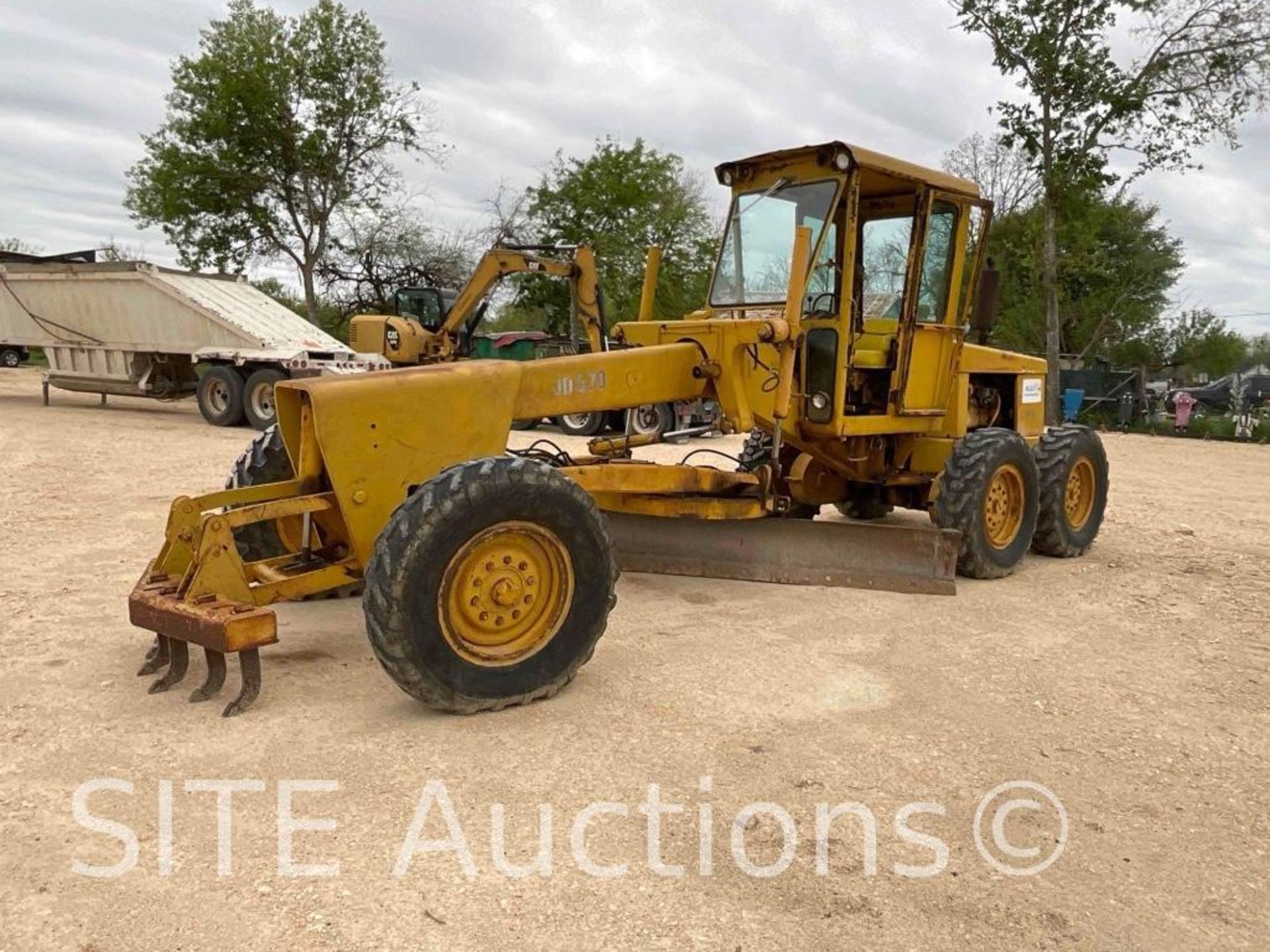 John Deere 570 Motor Grader - Image 2 of 34