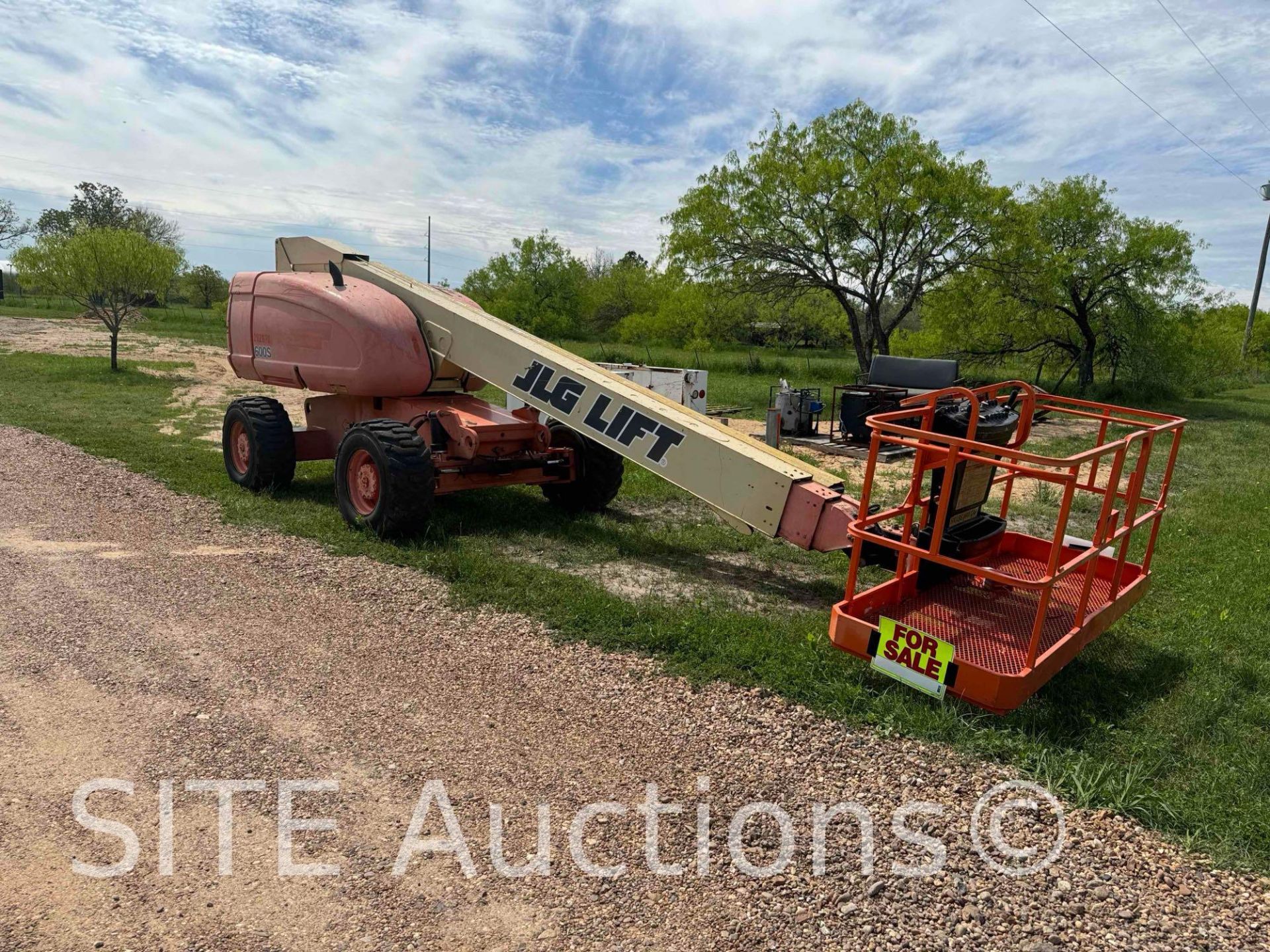 2000 JLG 600S Telescopic Boom Lift