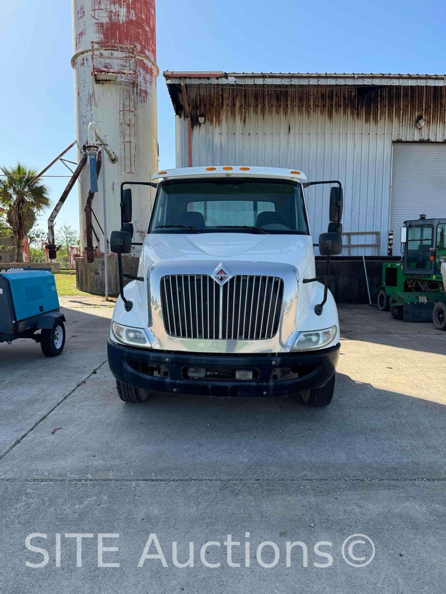 2013 International 8600 S/A Daycab Truck Tractor - Image 3 of 30