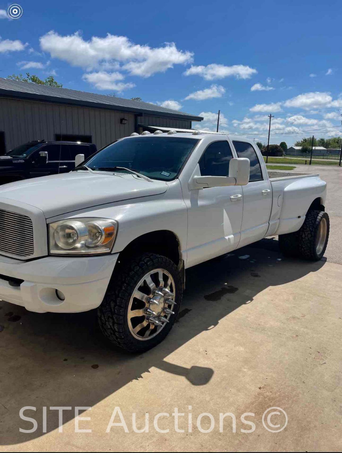 2006 Dodge Ram 3500 Dually Crew Cab Pickup Truck