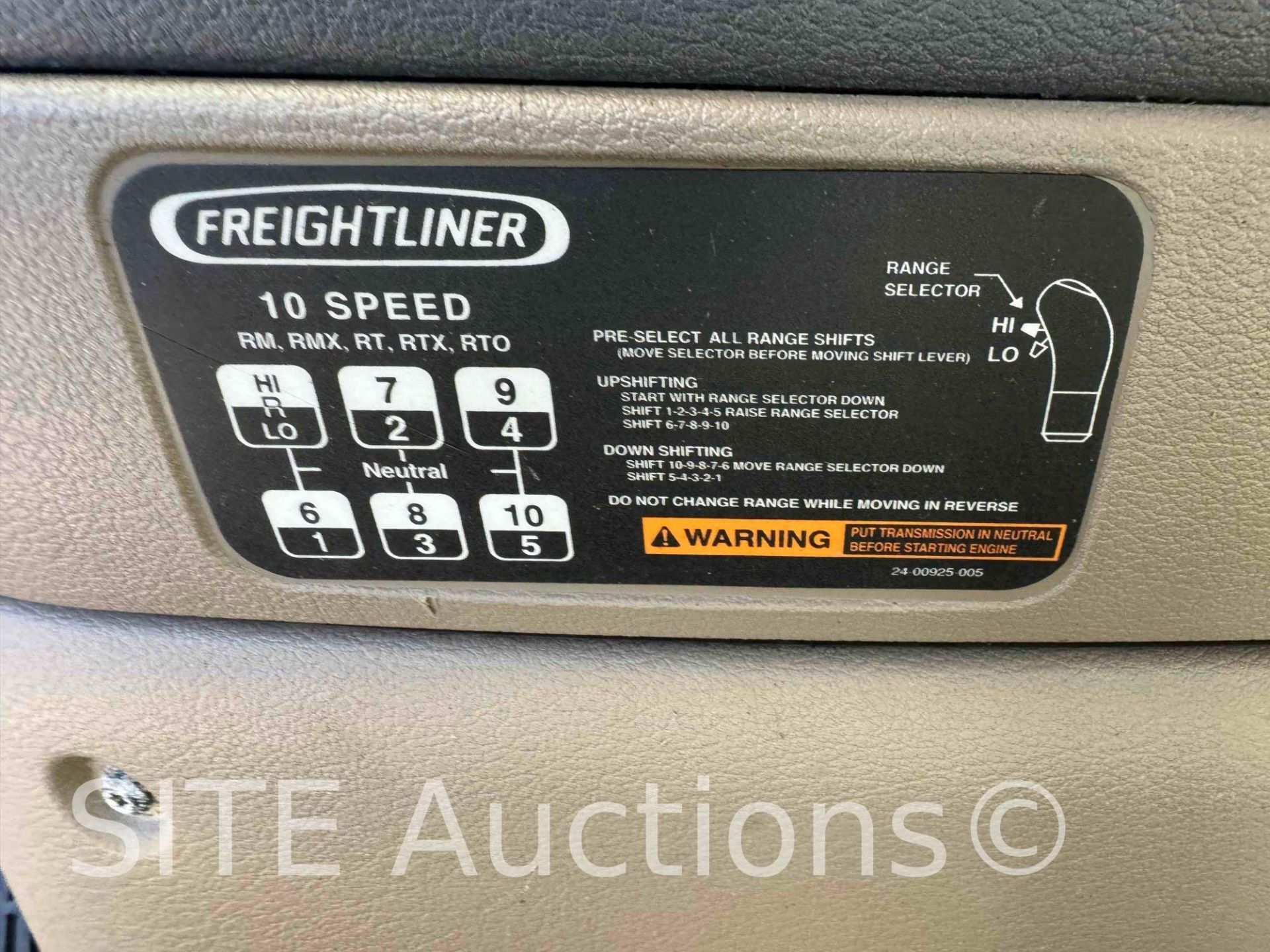 2010 Freightliner Cascadia T/A Sleeper Truck Tractor - Image 36 of 39