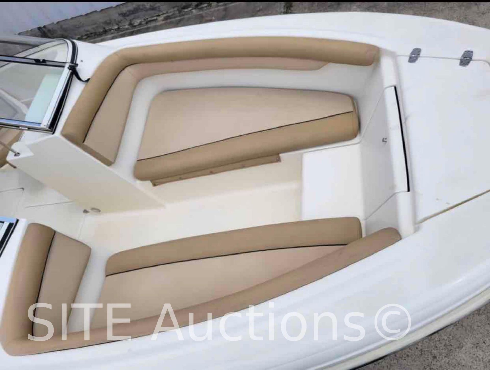 2020 Scout Dorado 20ft. Boat with Trailer - Image 7 of 9