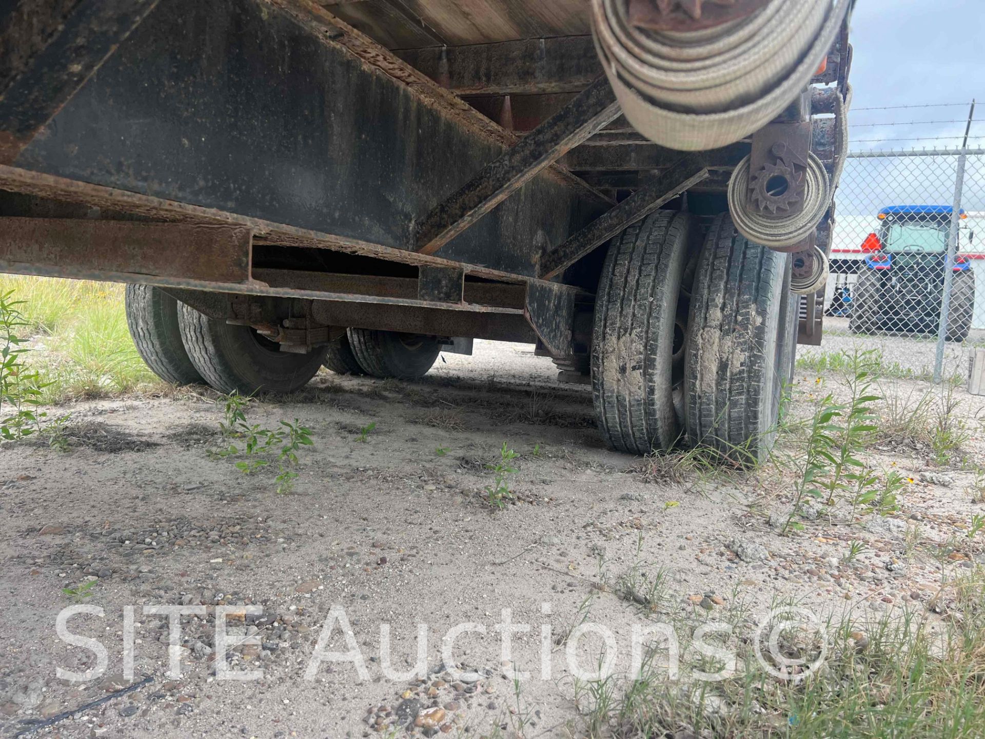 Gooseneck T/A Flatbed Trailer w/ Ramps - Image 9 of 11