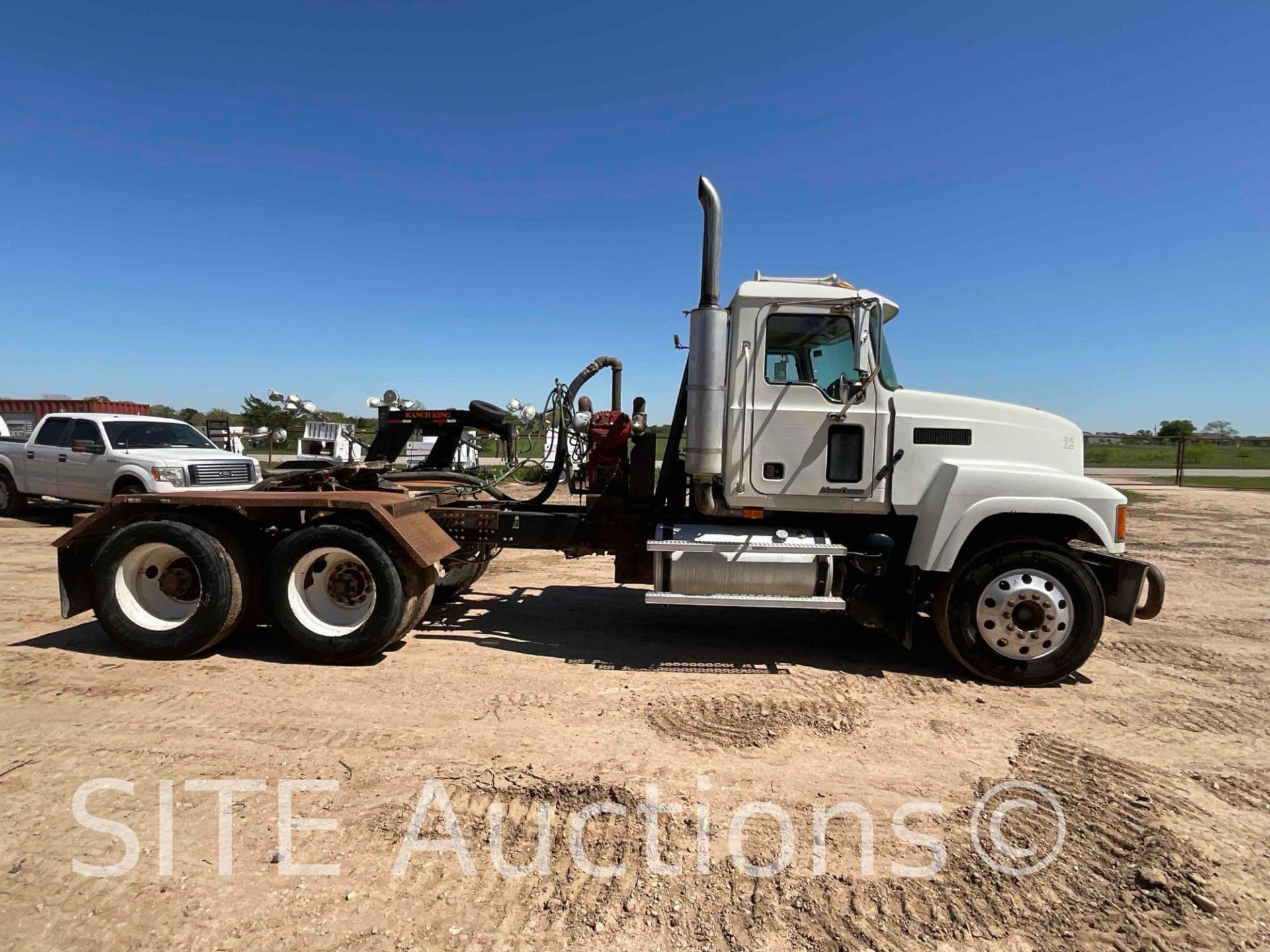 2007 Mack CHN613 T/A Daycab Truck Tractor - Image 4 of 37