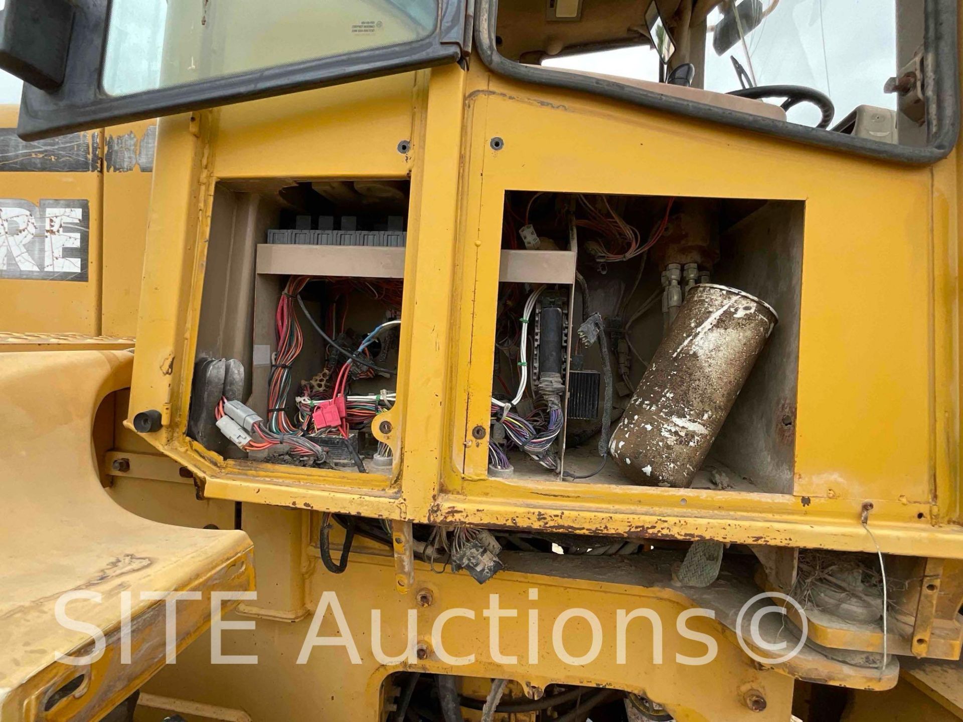 John Deere 444H Wheel Loader - Image 12 of 17