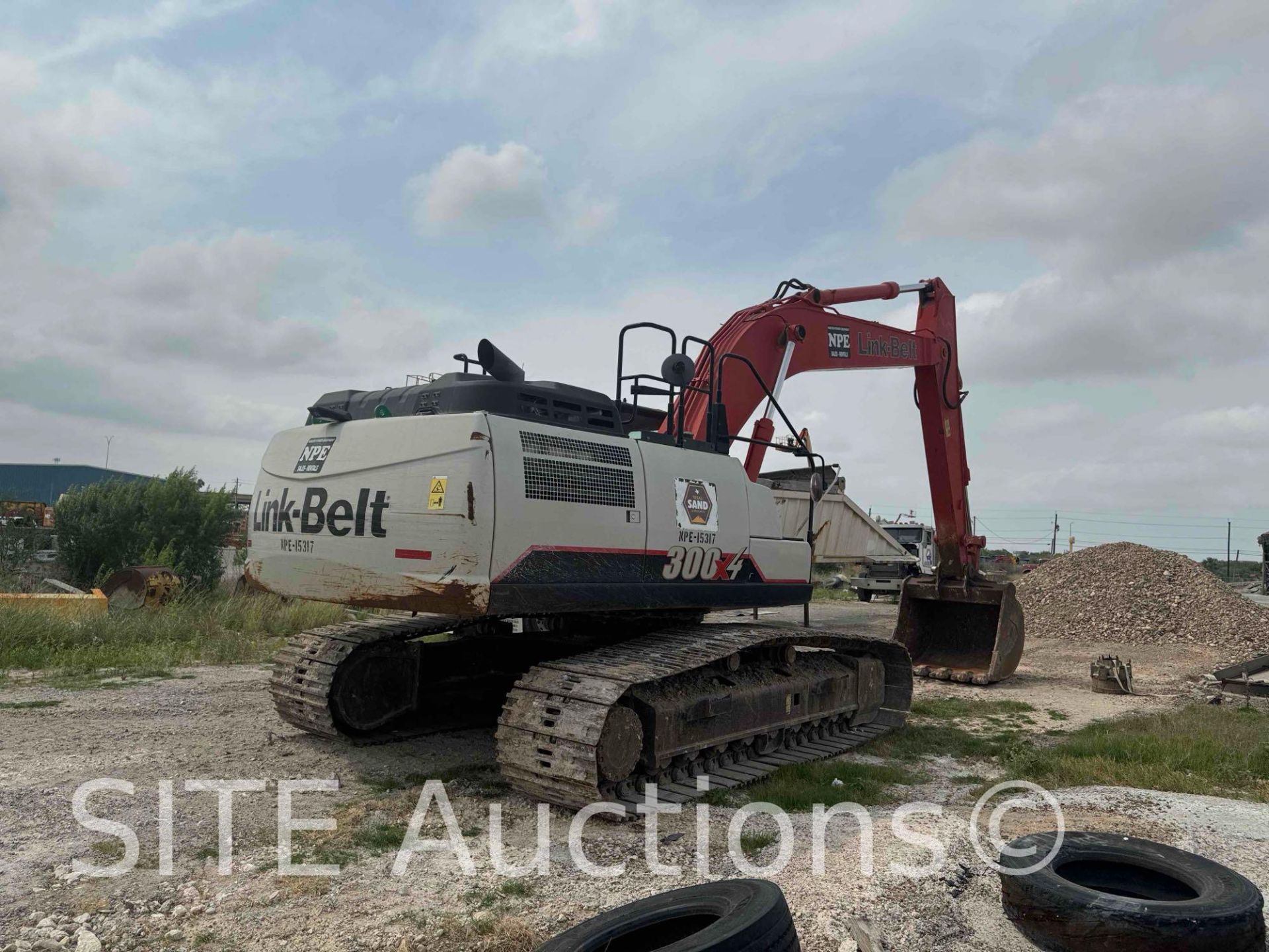 2019 Link-Belt 300X4 Excavator - Image 5 of 39