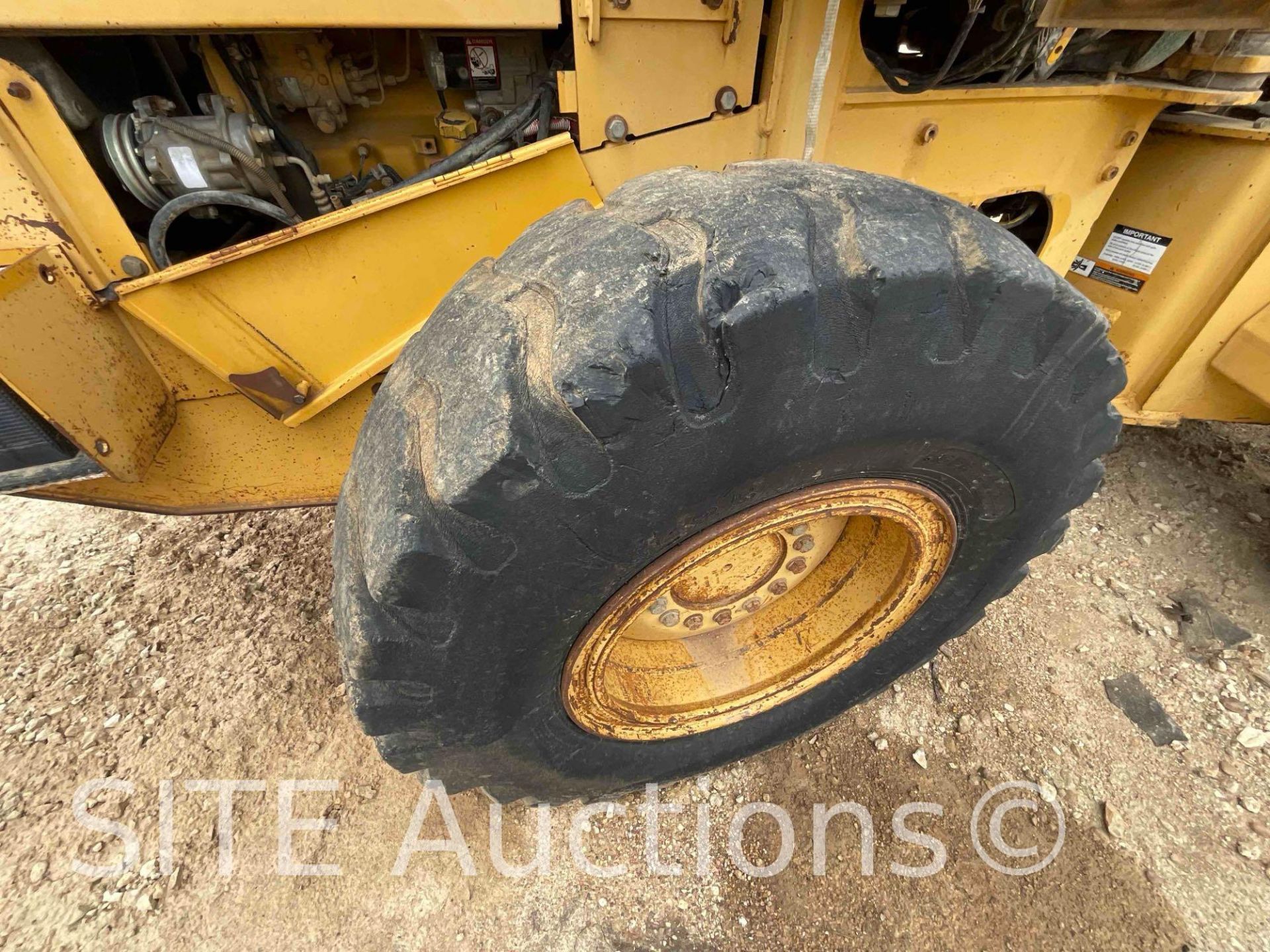 John Deere 444H Wheel Loader - Image 12 of 25