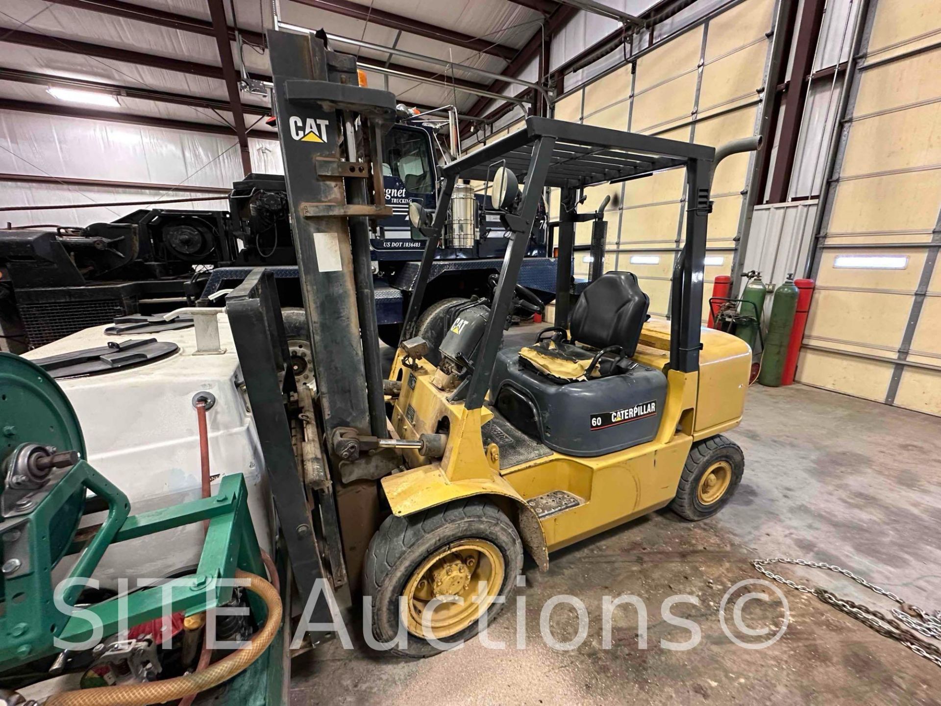 CAT DP30K Forklift - Image 5 of 16