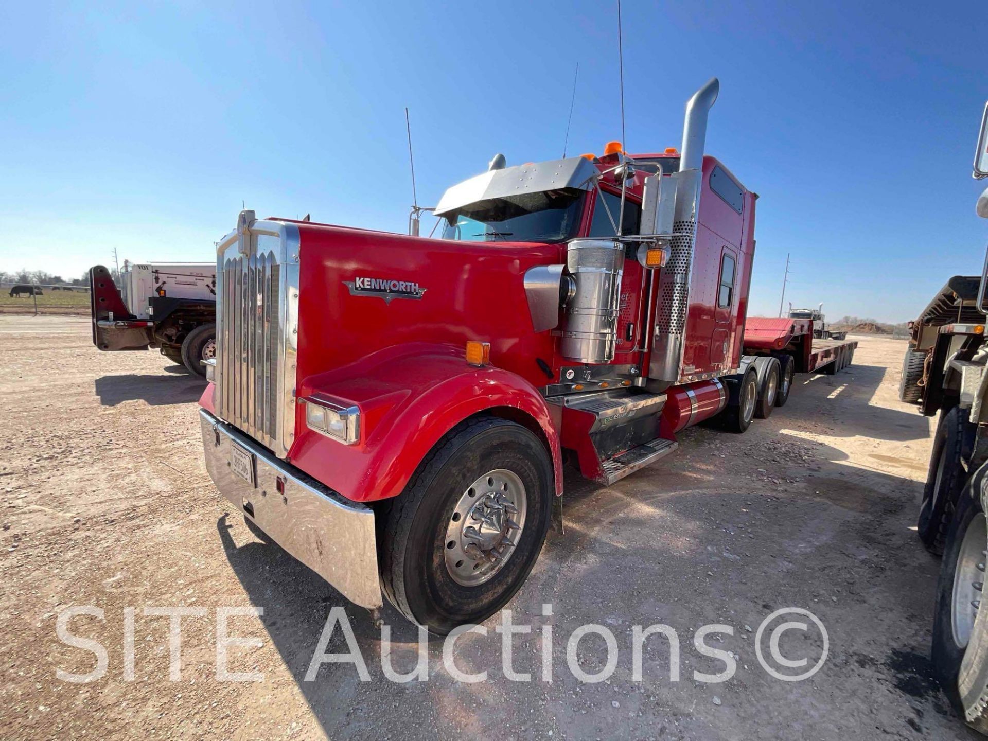 2010 Kenworth W900 Tri/A Sleeper Truck Tractor