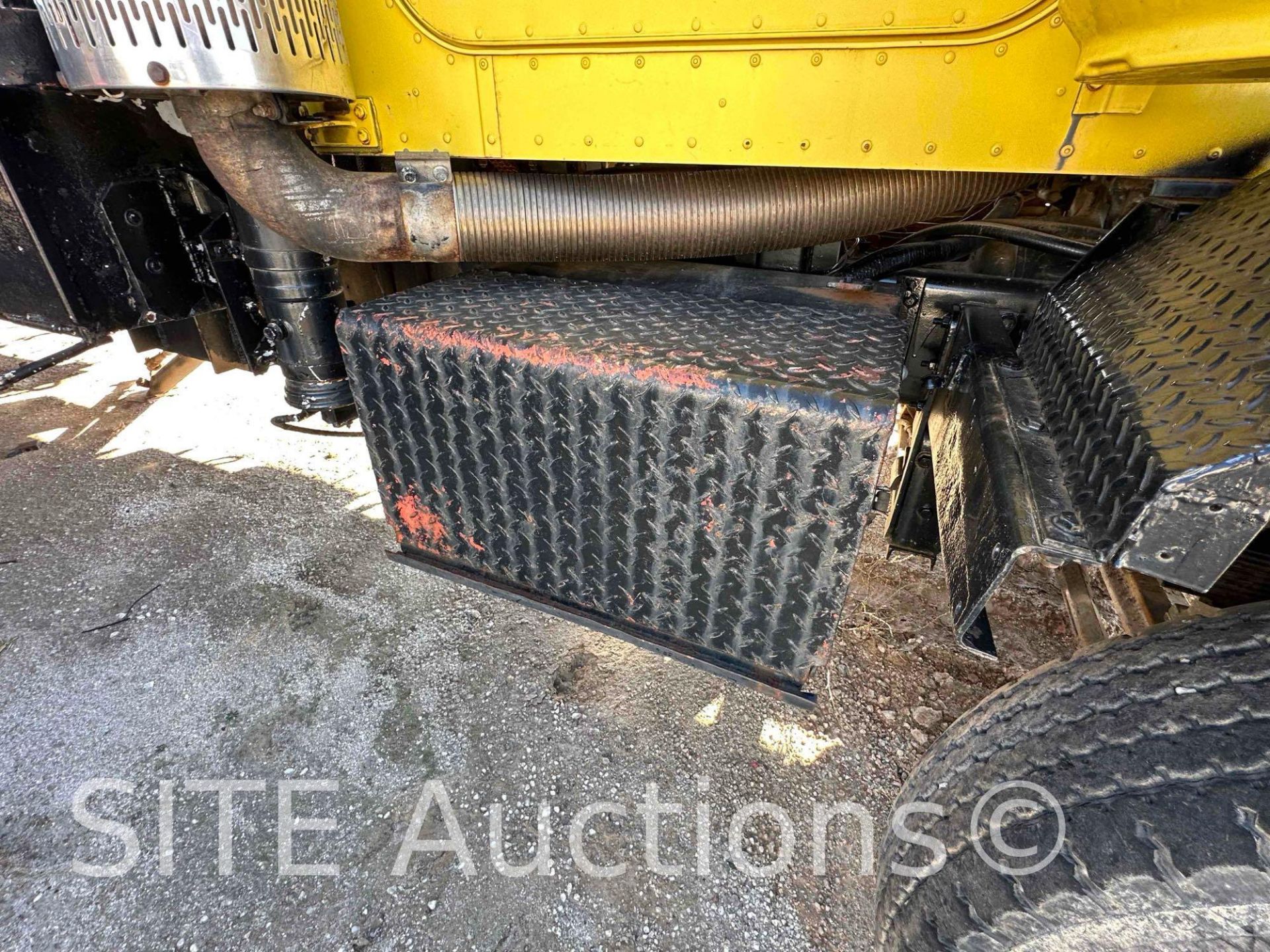 Peterbilt T/A Oilfield Bed Truck - Image 19 of 38