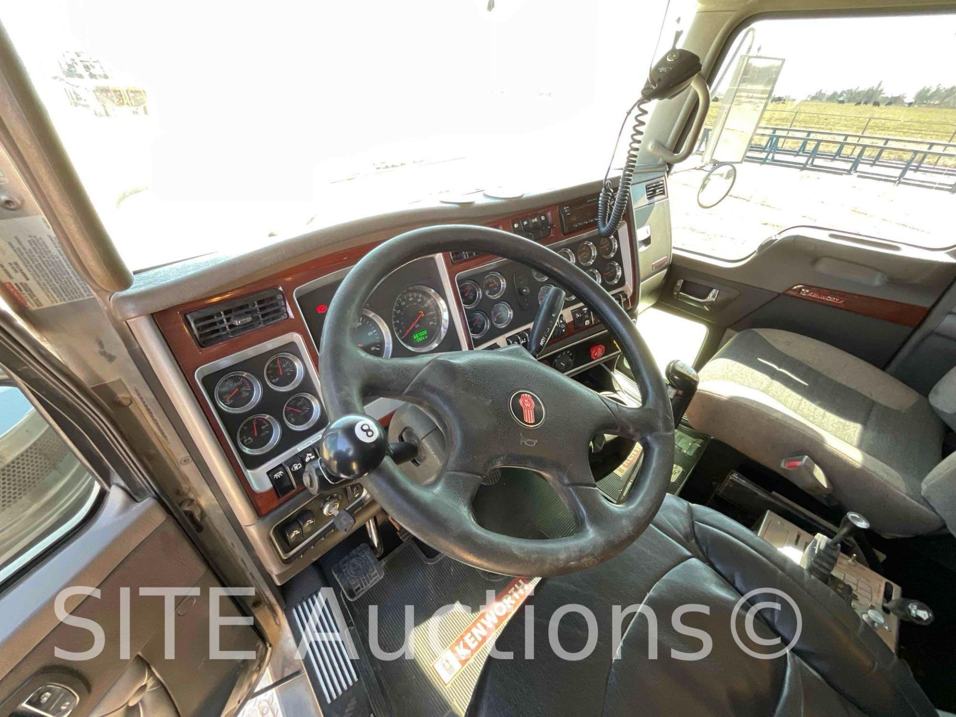 2008 Kenworth W900 Tri/A Daycab Truck Tractor - Image 42 of 51