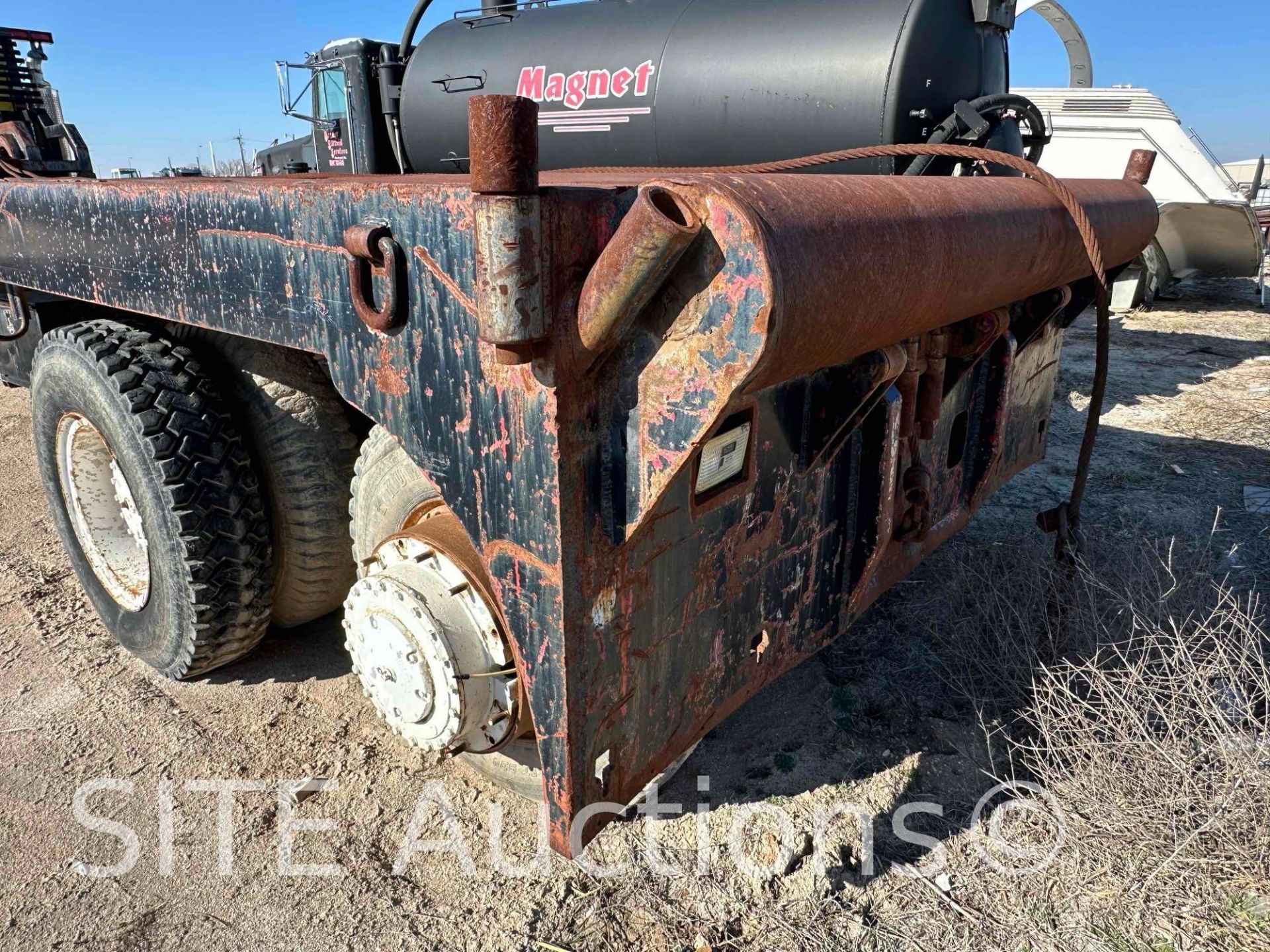 Peterbilt T/A Oilfield Bed Truck - Image 13 of 38