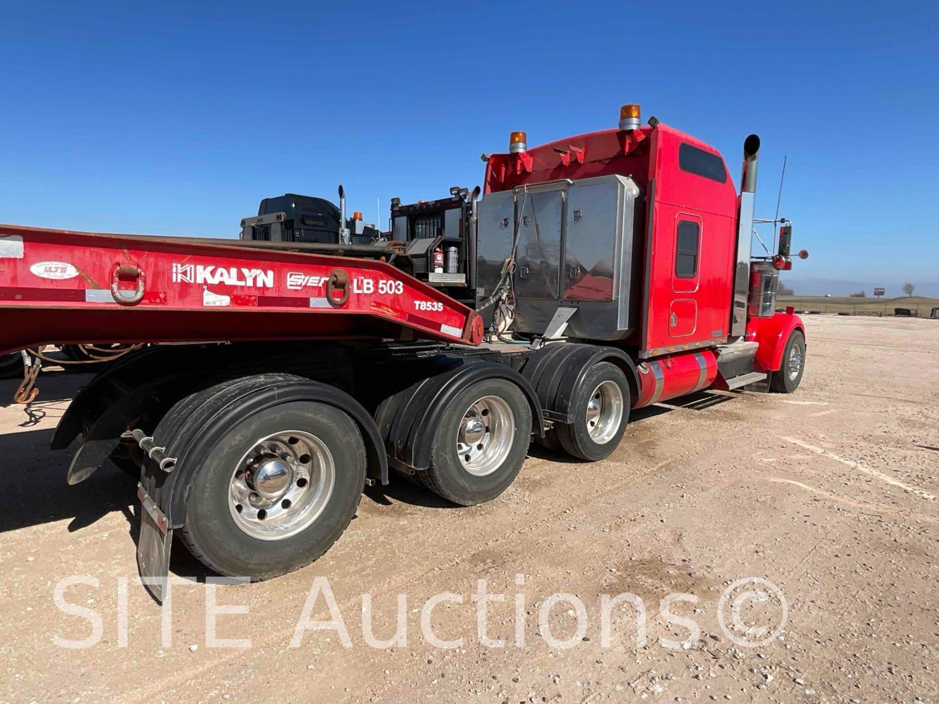 2010 Kenworth W900 Tri/A Sleeper Truck Tractor - Image 5 of 28