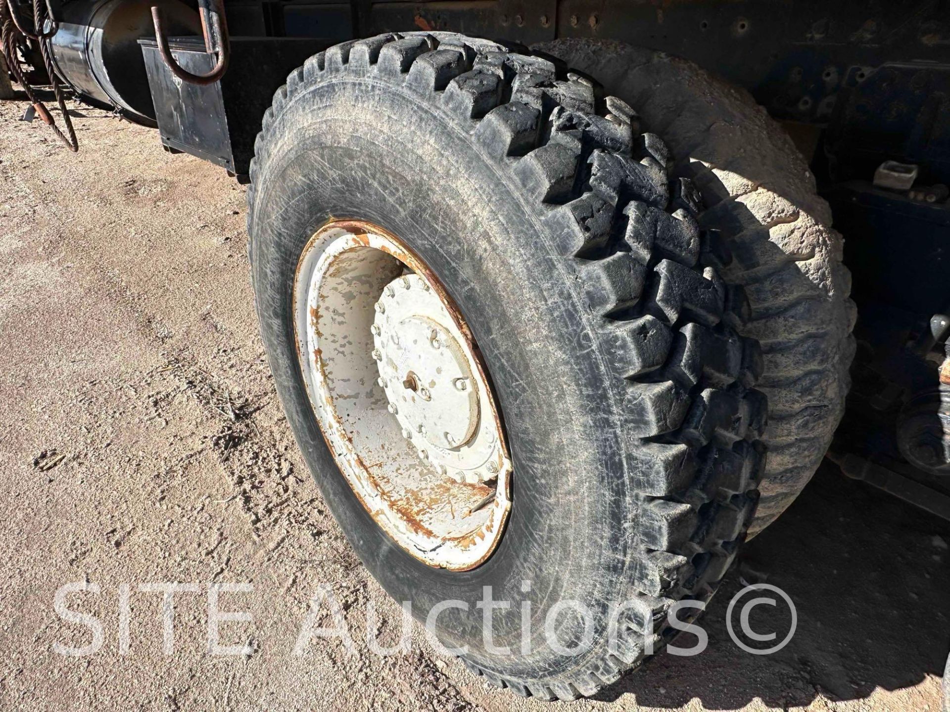 Peterbilt T/A Oilfield Bed Truck - Image 7 of 38