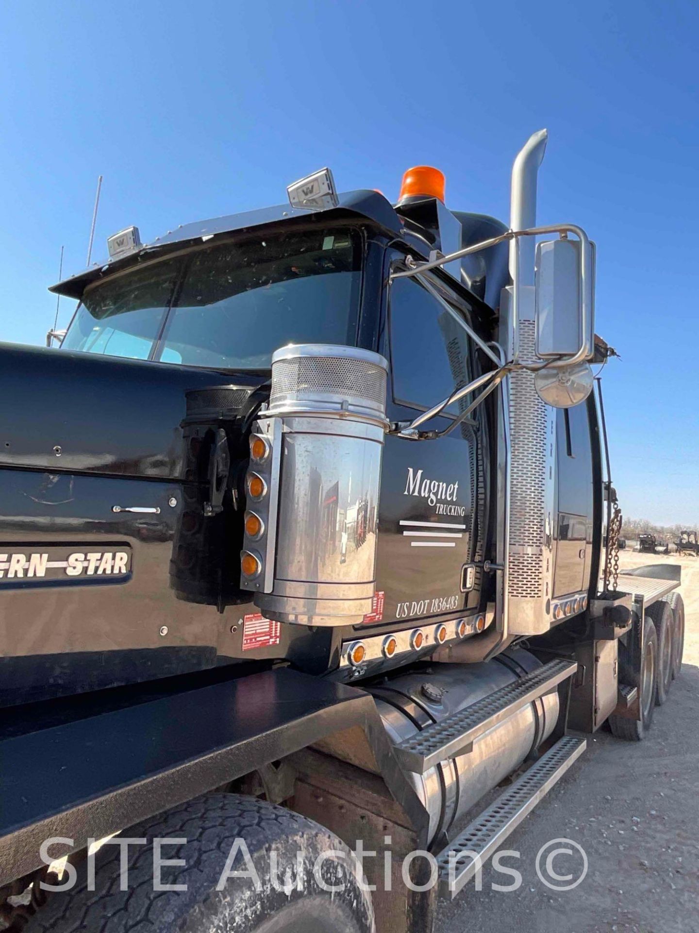 2010 Western Star 4900EX Tri/A Sleeper Truck Tractor - Image 21 of 48