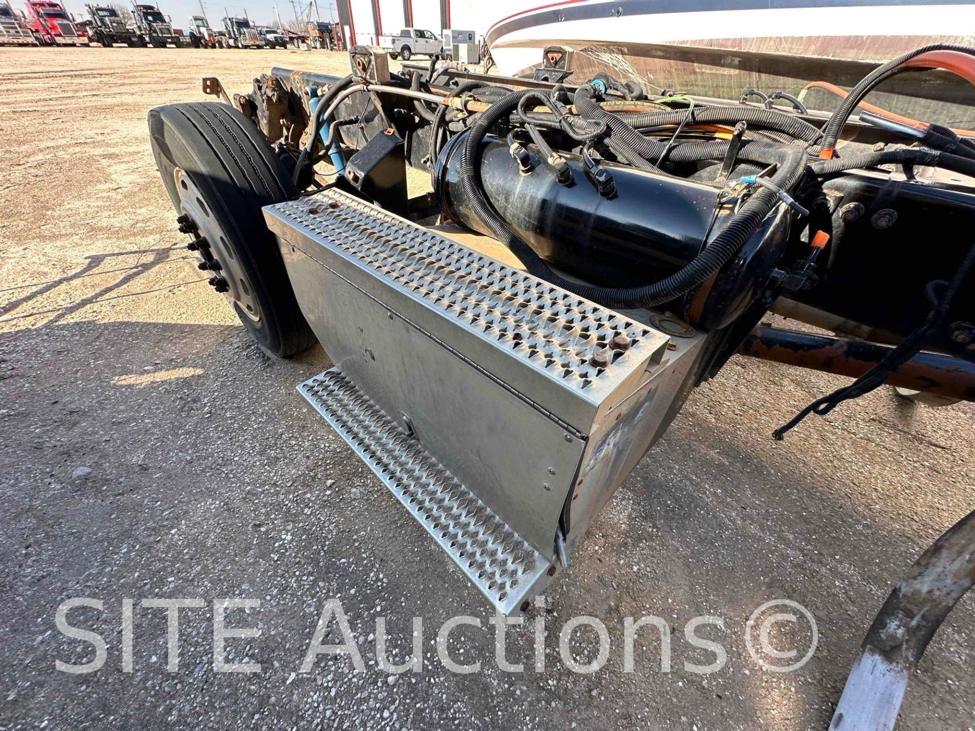 Peterbilt S/A Chassis - Image 4 of 14