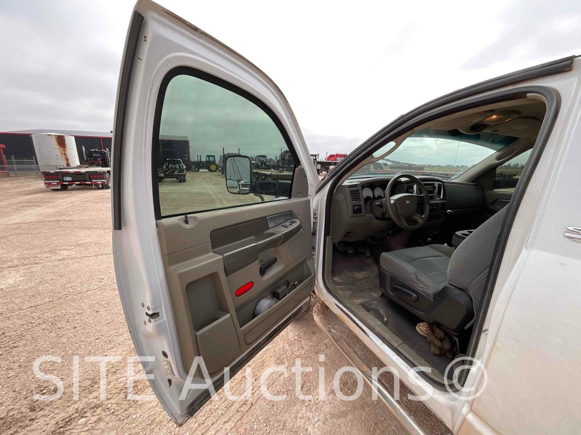 2007 Dodge Ram 3500 Single Cab Flatbed Truck - Image 18 of 23