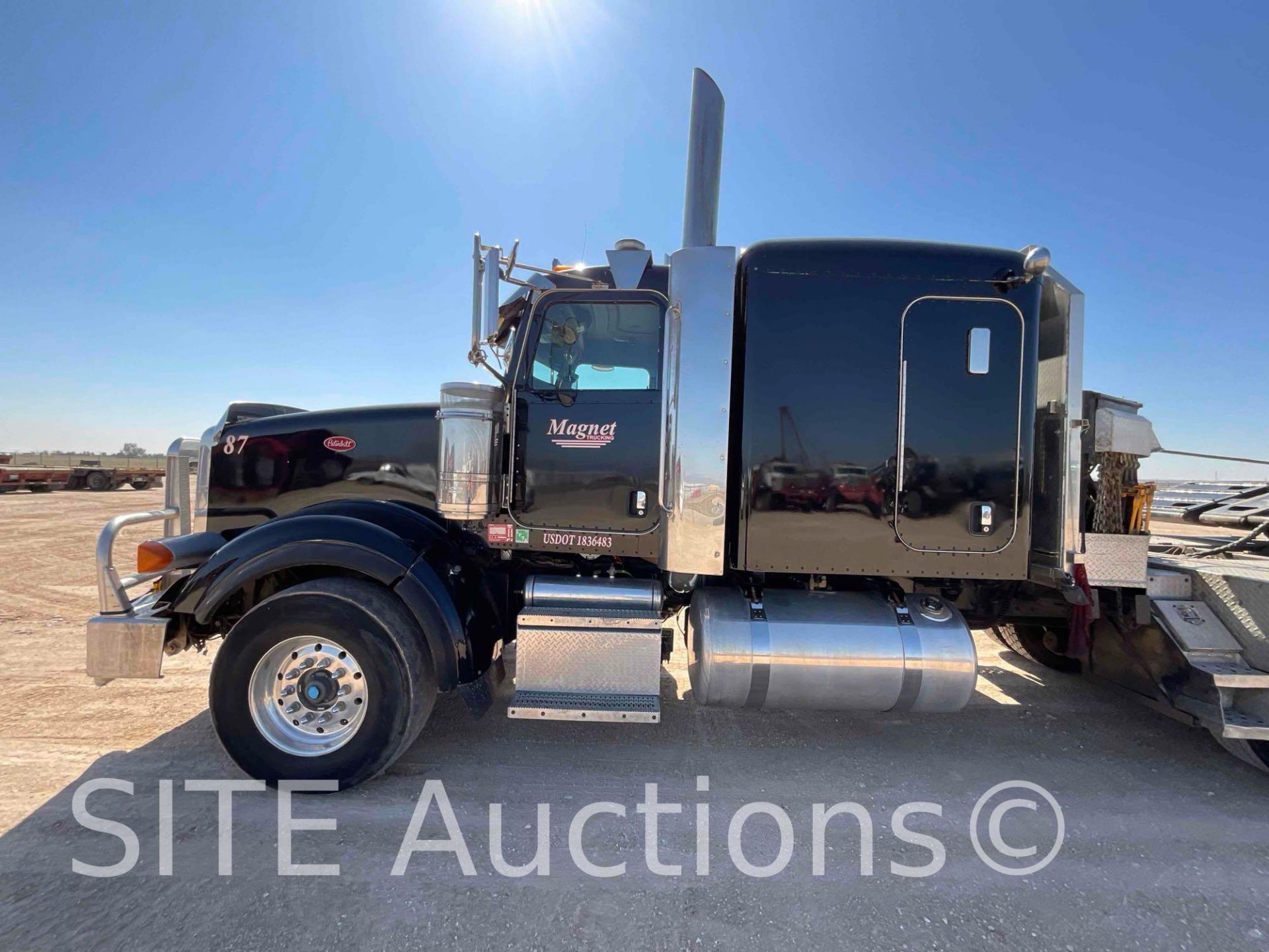 2013 Peterbilt 367 Tri/A Sleeper Truck Tractor - Image 27 of 50