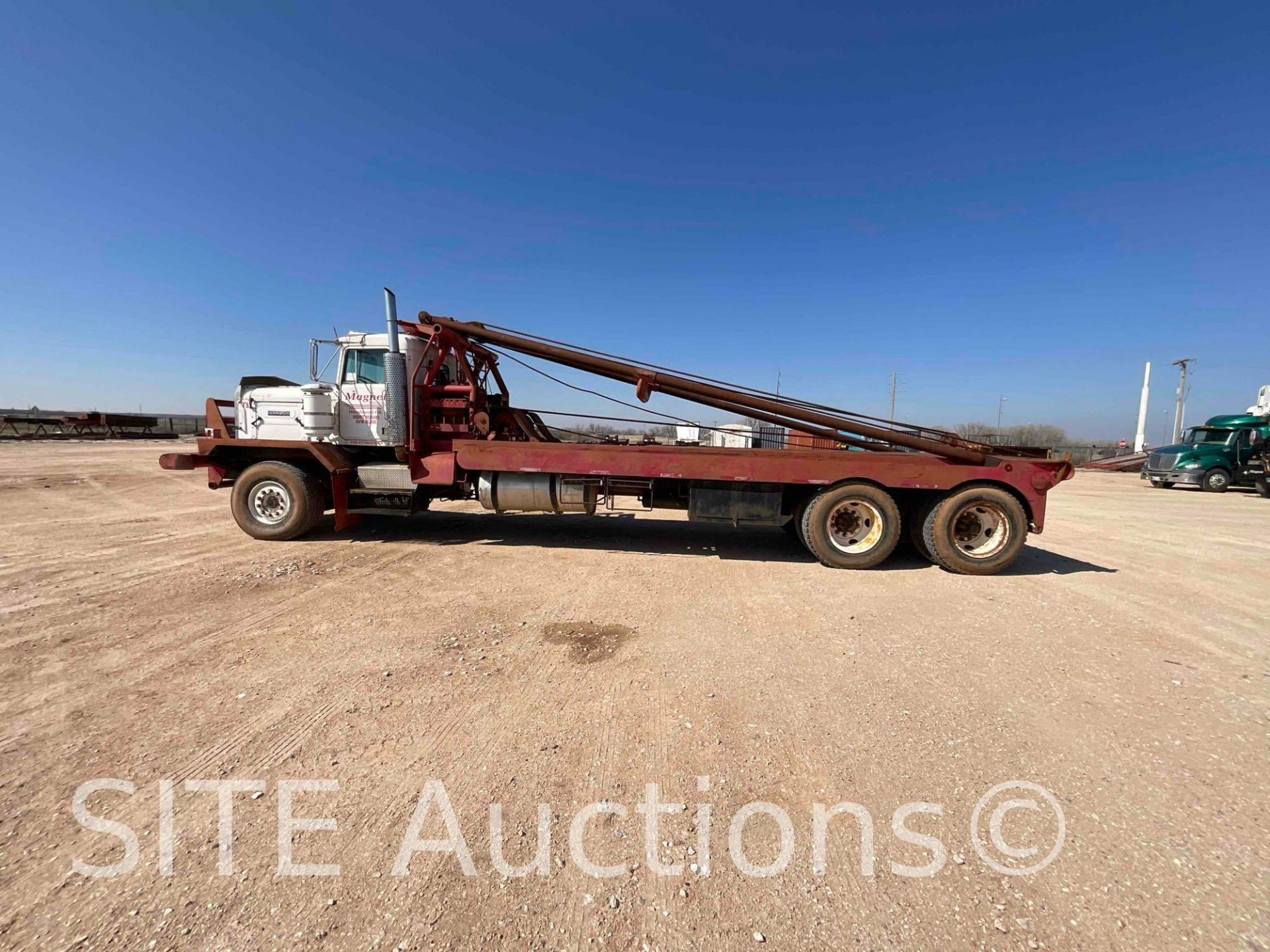 Kenworth T/A Gin Pole Truck - Image 8 of 45