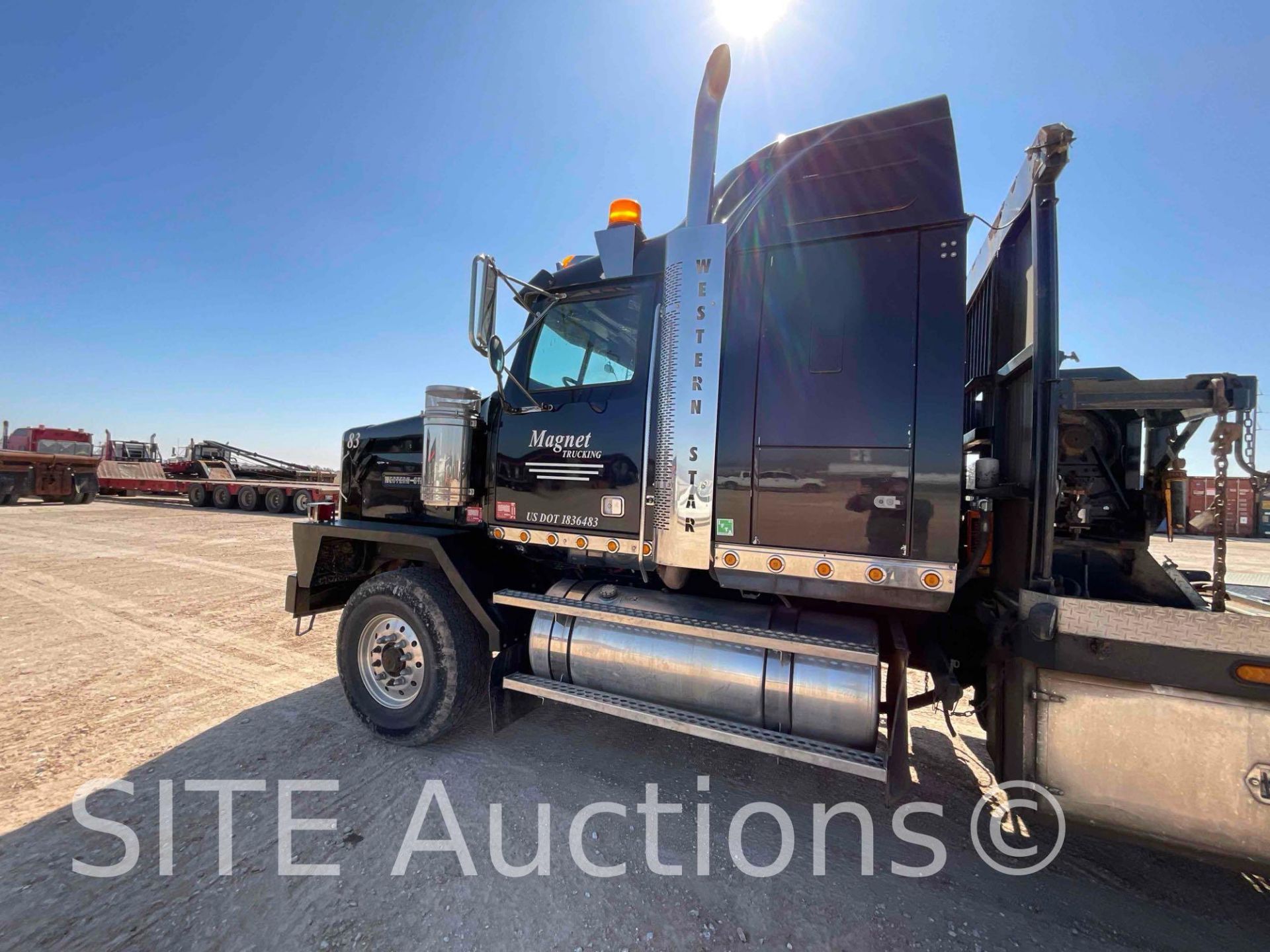 2010 Western Star 4900EX Tri/A Sleeper Truck Tractor - Image 19 of 48