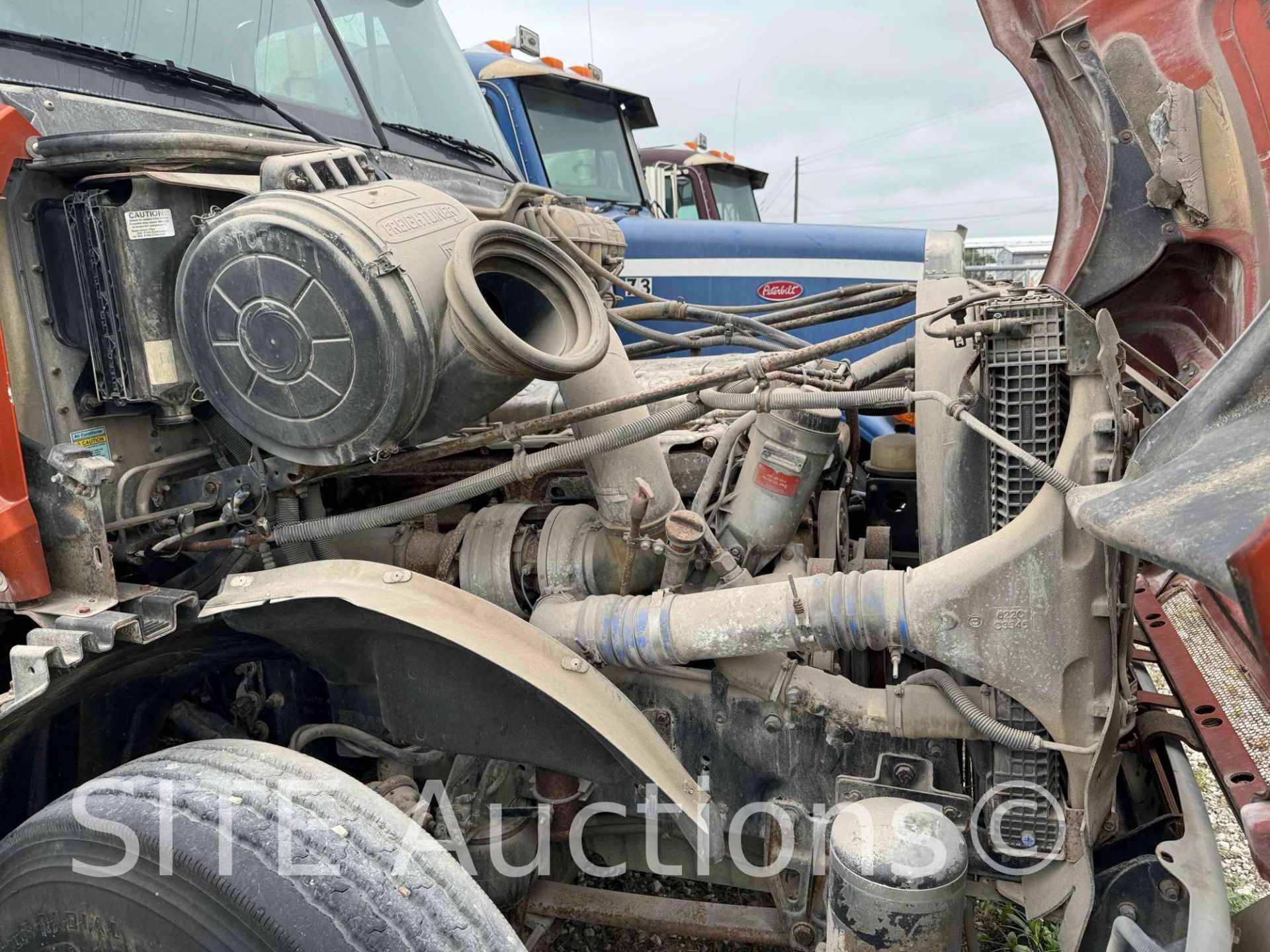 2004 Freightliner Columbia T/A Fuel Truck - Image 10 of 32