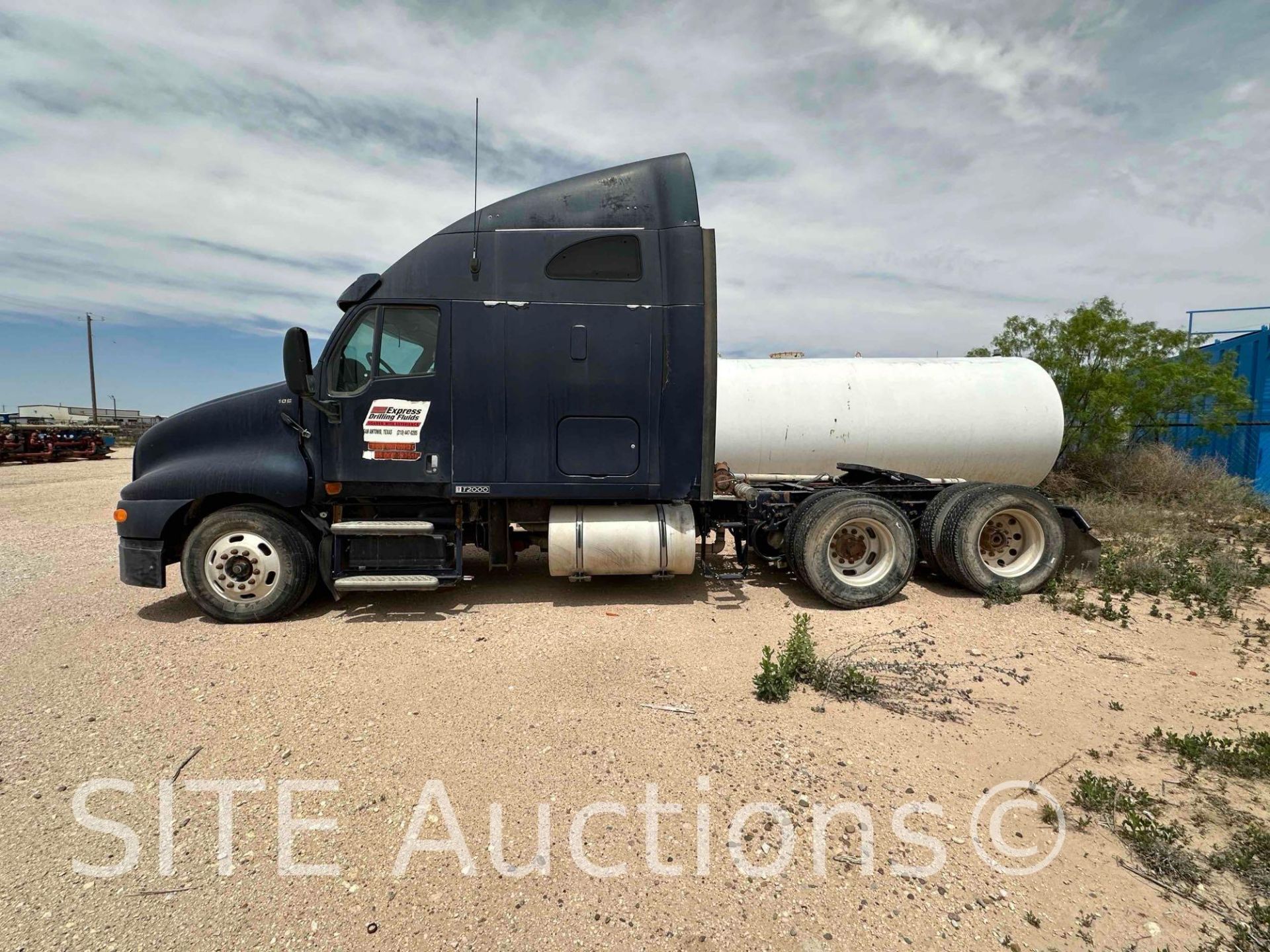 2006 Kenworth T2000 T/A Sleeper Truck Tractor - Image 7 of 23