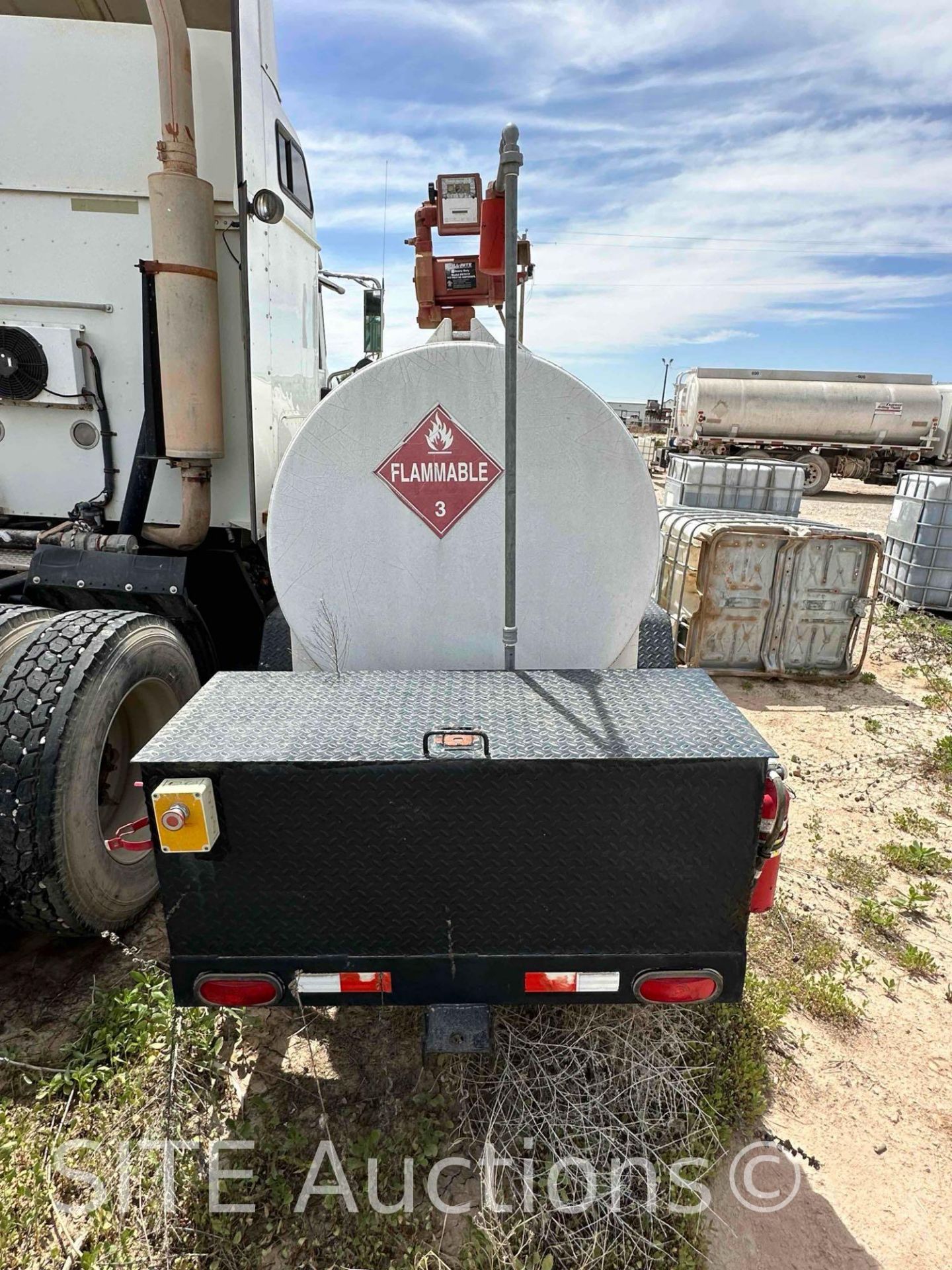 2006 Forest River T/A Portable Fuel Tank - Image 4 of 13