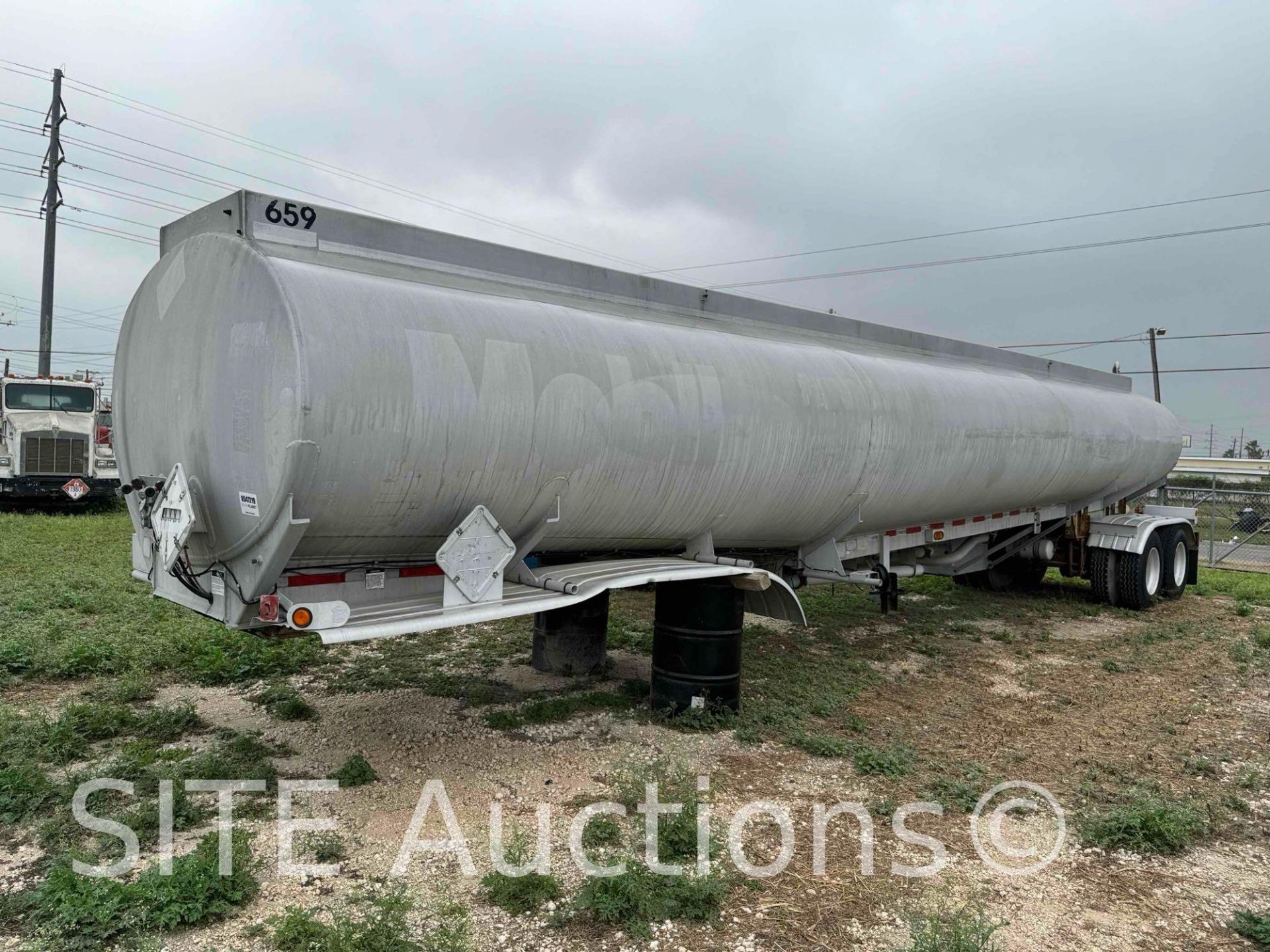 1991 T/A Tank Trailer - Image 2 of 2