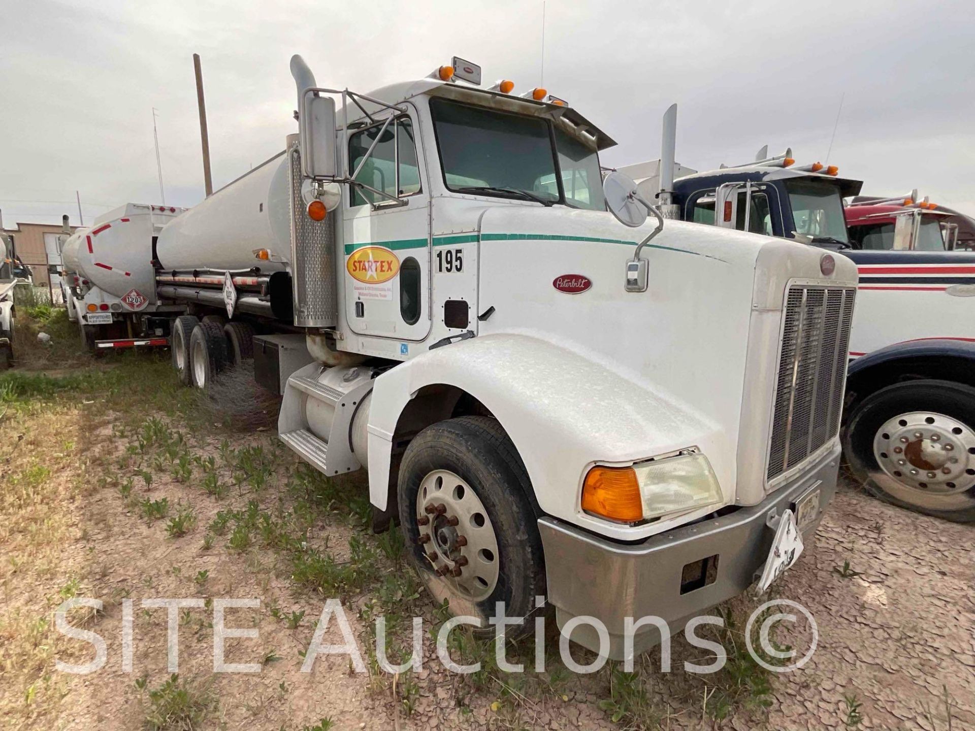 2004 Peterbilt 385 T/A Fuel Truck - Bild 3 aus 24