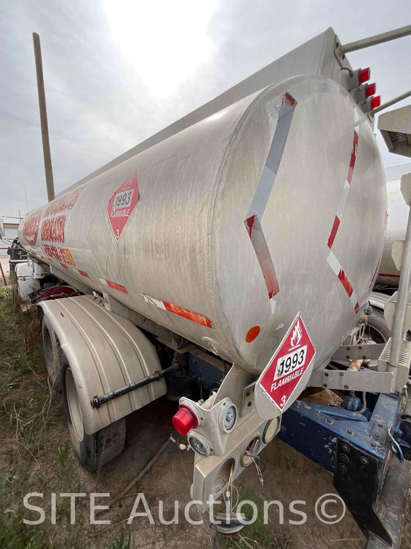 1996 Freightliner FLD T/A Fuel Truck - Image 7 of 26