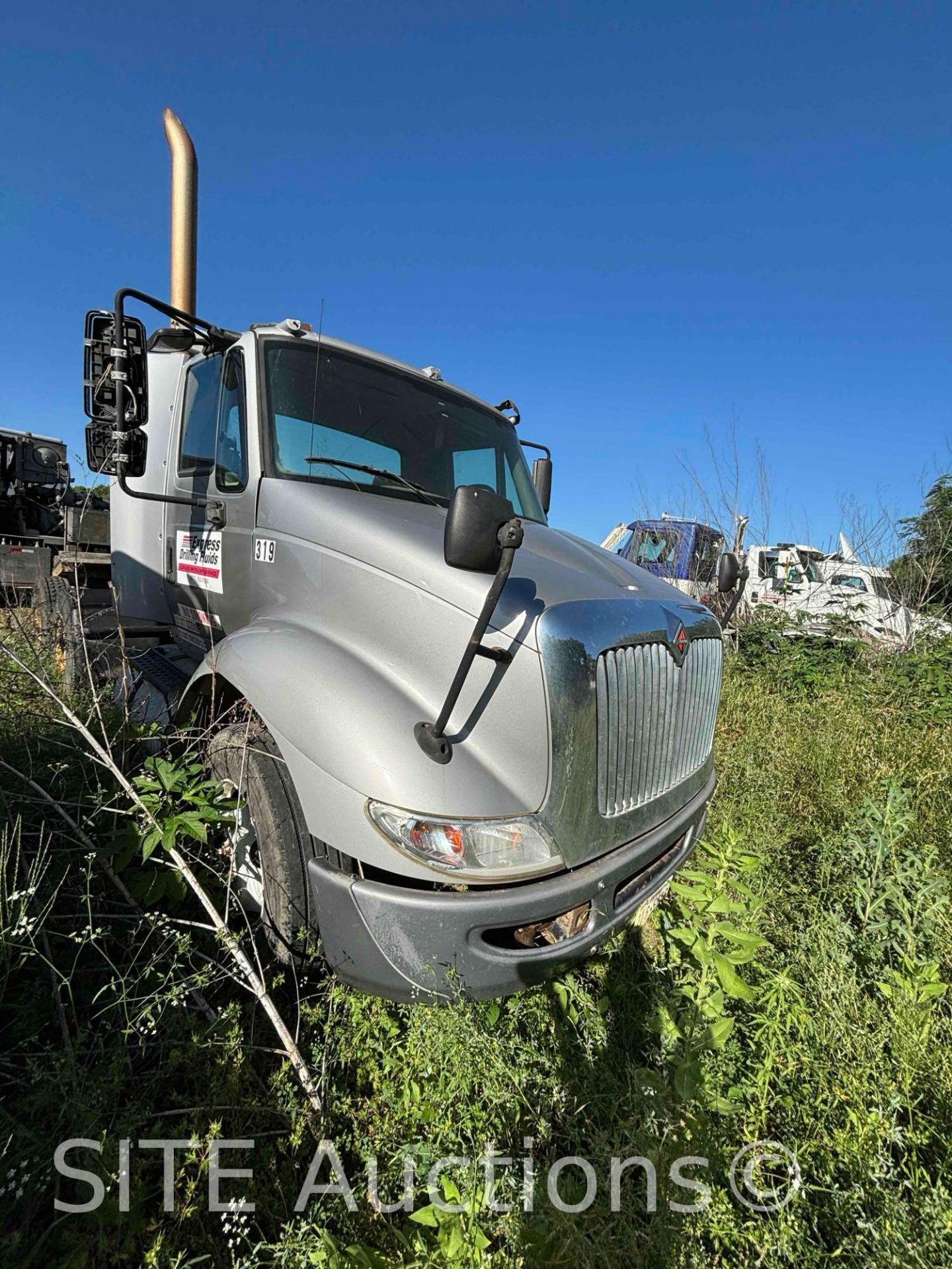 2009 International 8600 T/A Daycab Truck Tractor