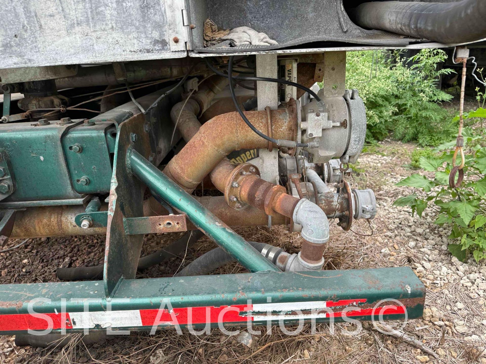 1998 Kenworth T600 T/A Fuel Truck - Image 18 of 35