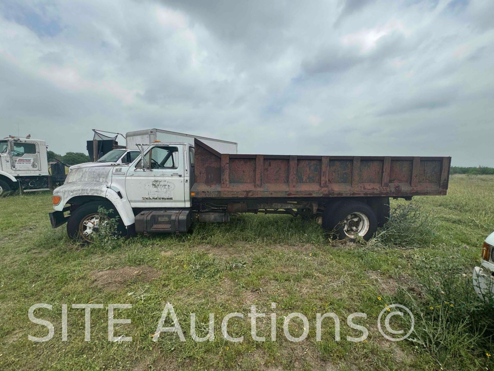 1996 Ford F700 S/A Dump Truck - Image 5 of 22