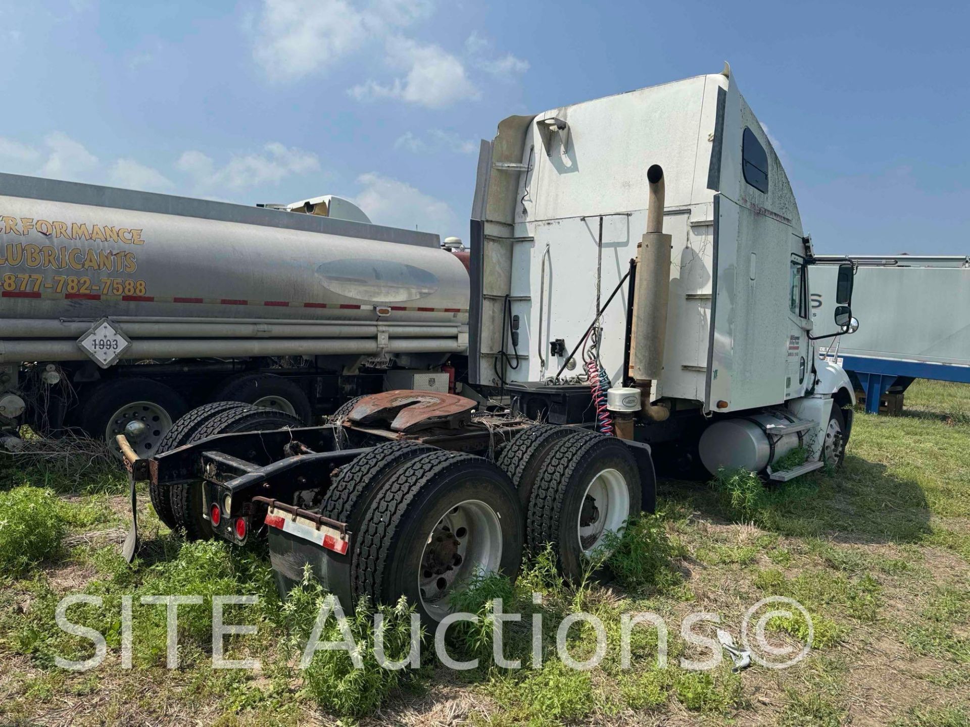Freightliner T/A Sleeper Truck Tractor - Image 5 of 22
