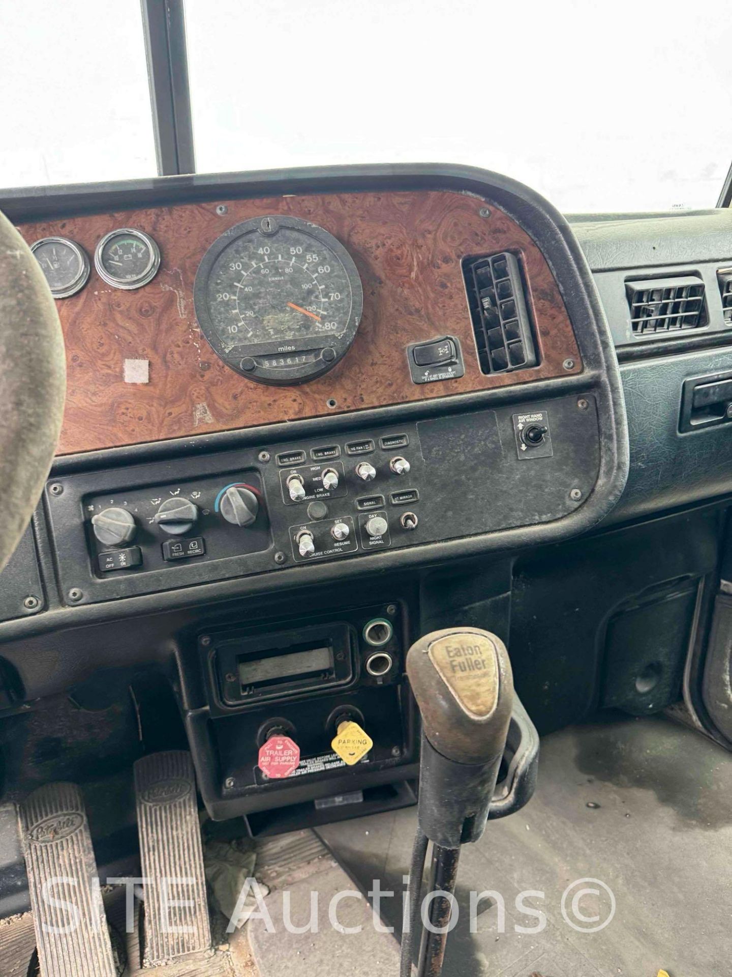 2004 Peterbilt 378 T/A Fuel Truck - Image 35 of 37