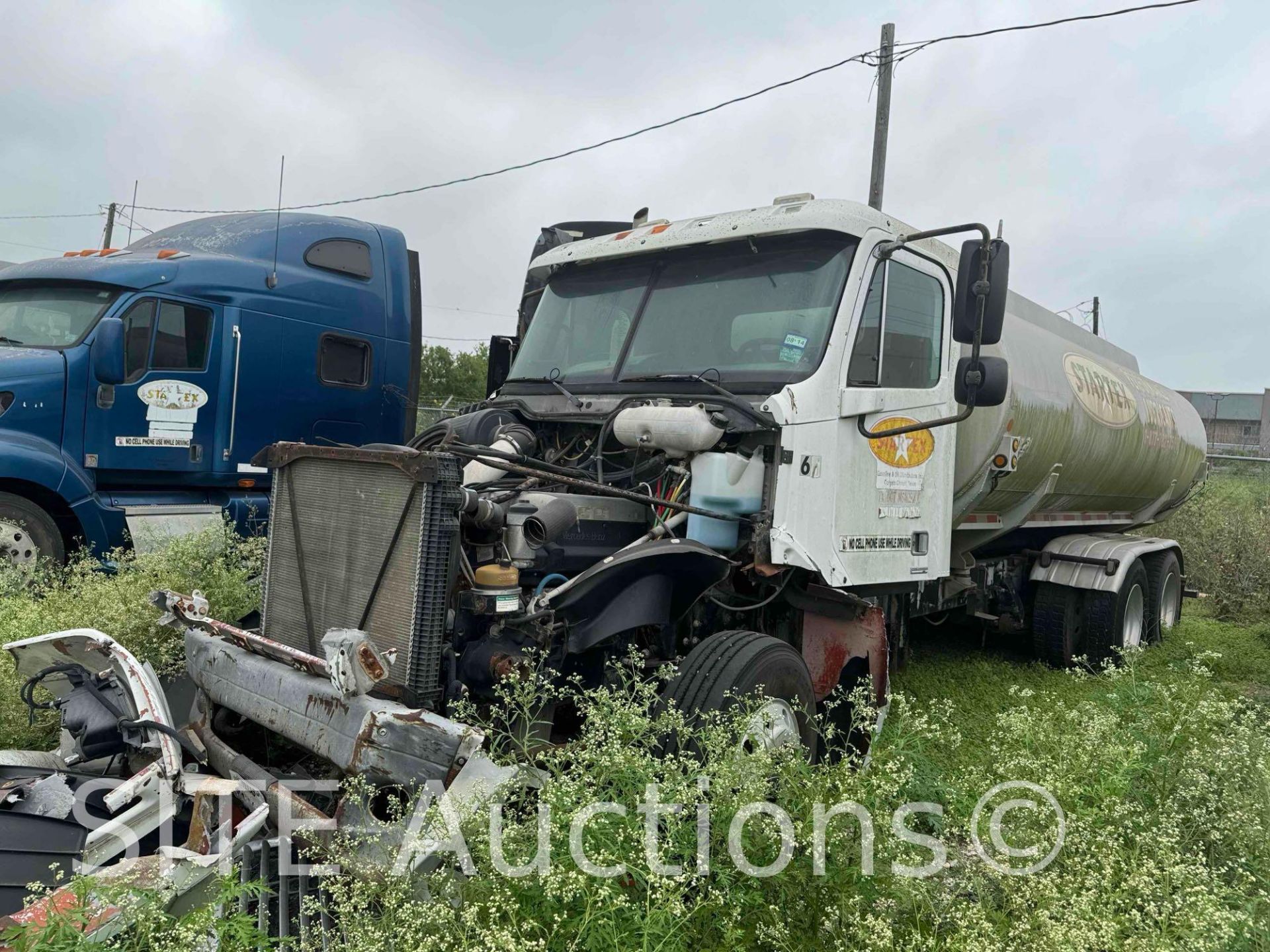 2003 Freightliner Columbia T/A Fuel Truck