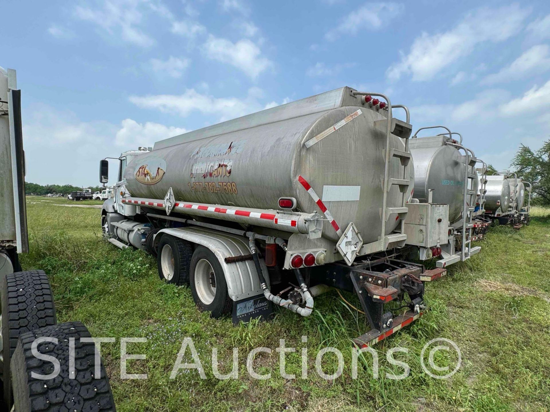 2007 Freightliner Columbia T/A Fuel Truck - Image 6 of 33