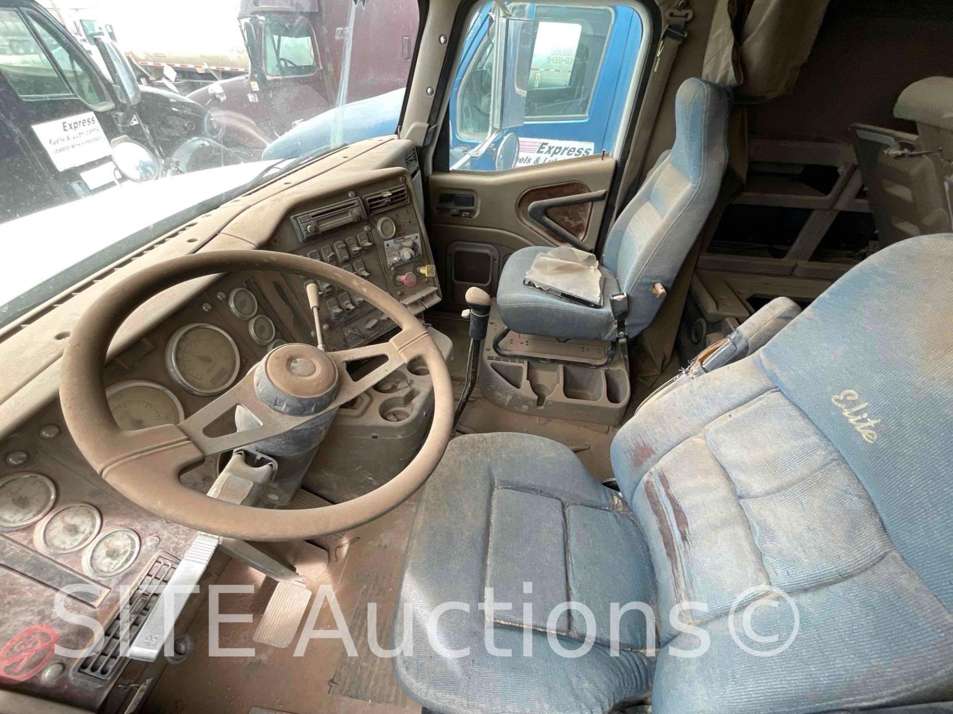 2007 International 9400i T/A Sleeper Truck Tractor - Image 19 of 28